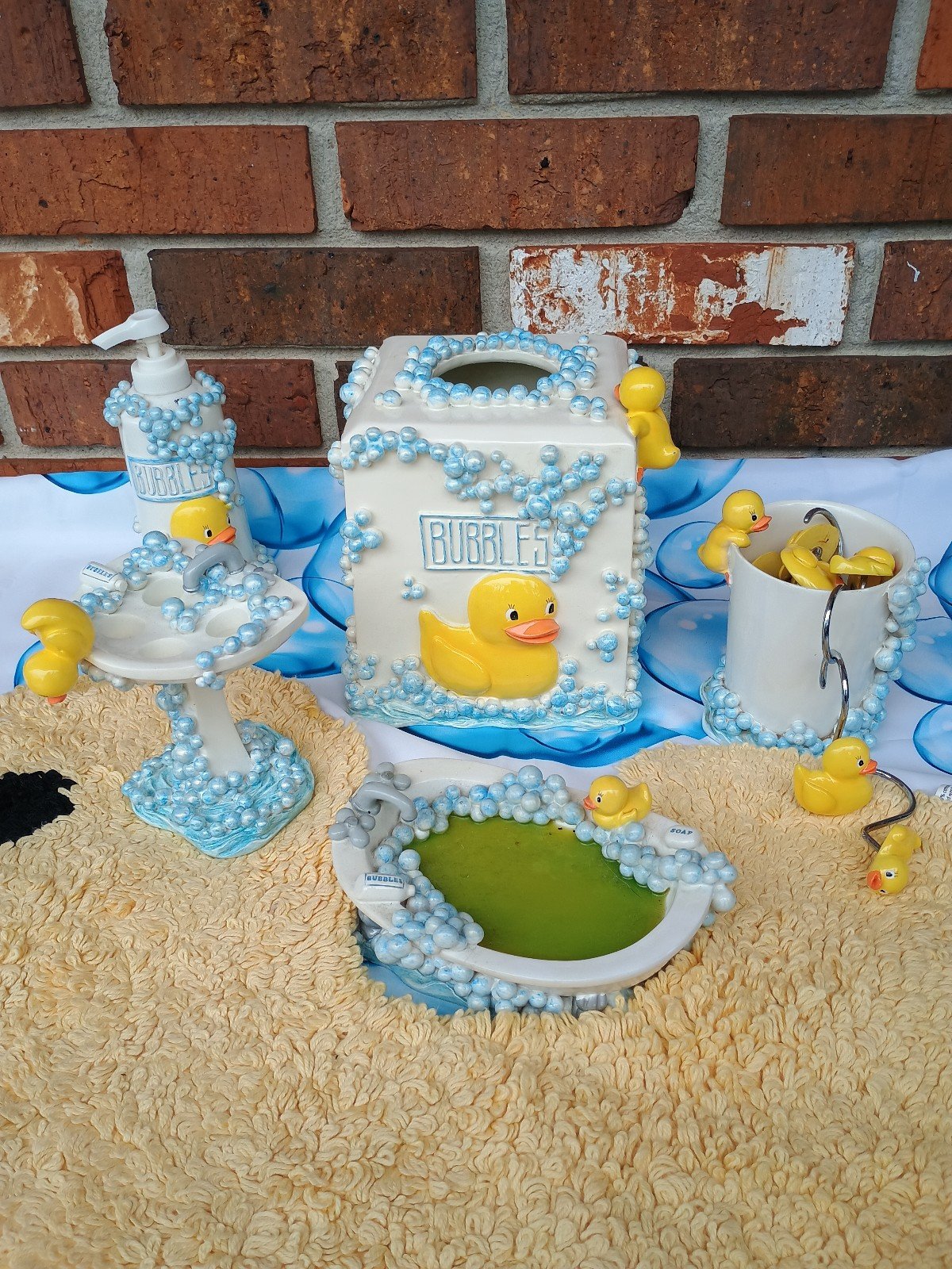 Rare vintage bubble bath baby duck set