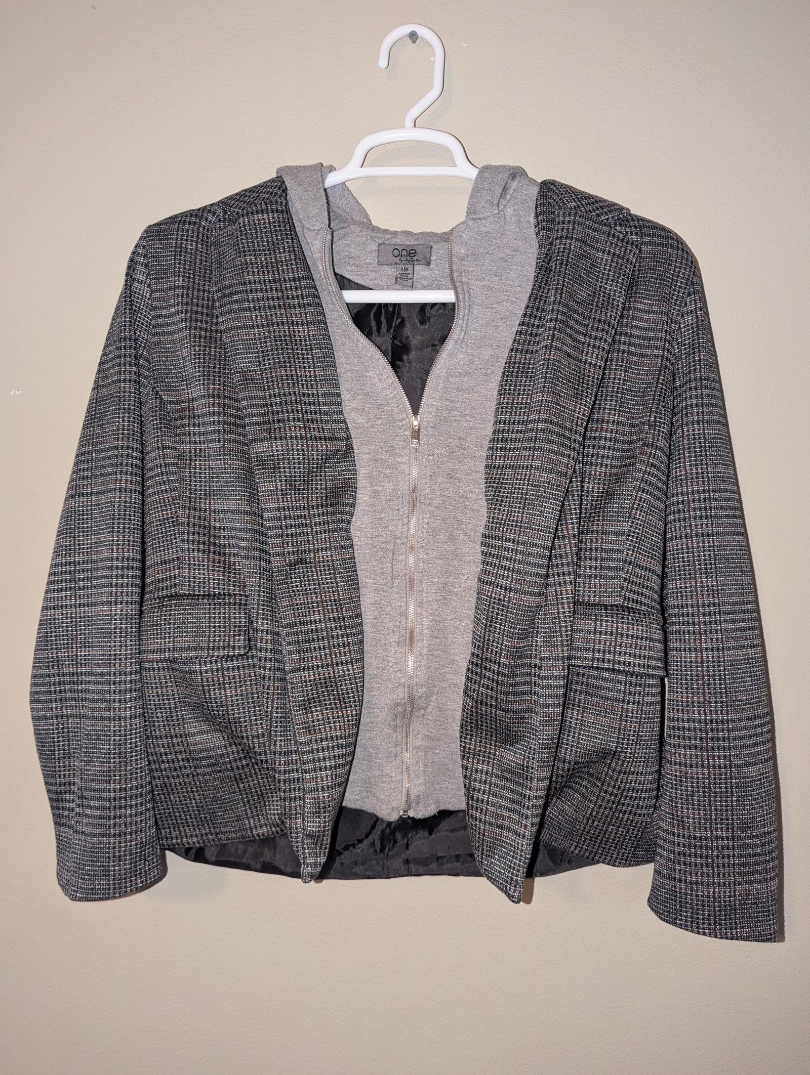 One by Chapter One Stylish Plaid Jacket with Full Zip Hoodie Size Large