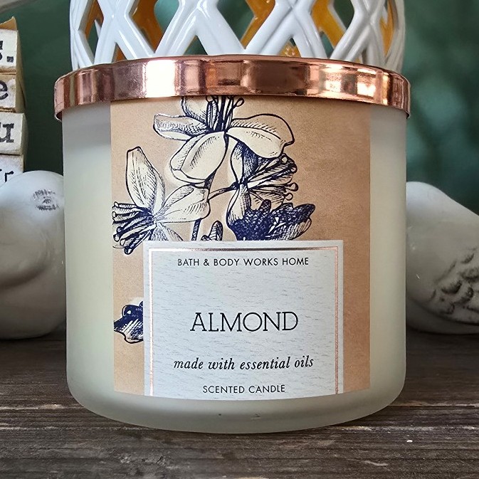 Bath Body Works Almond Candle