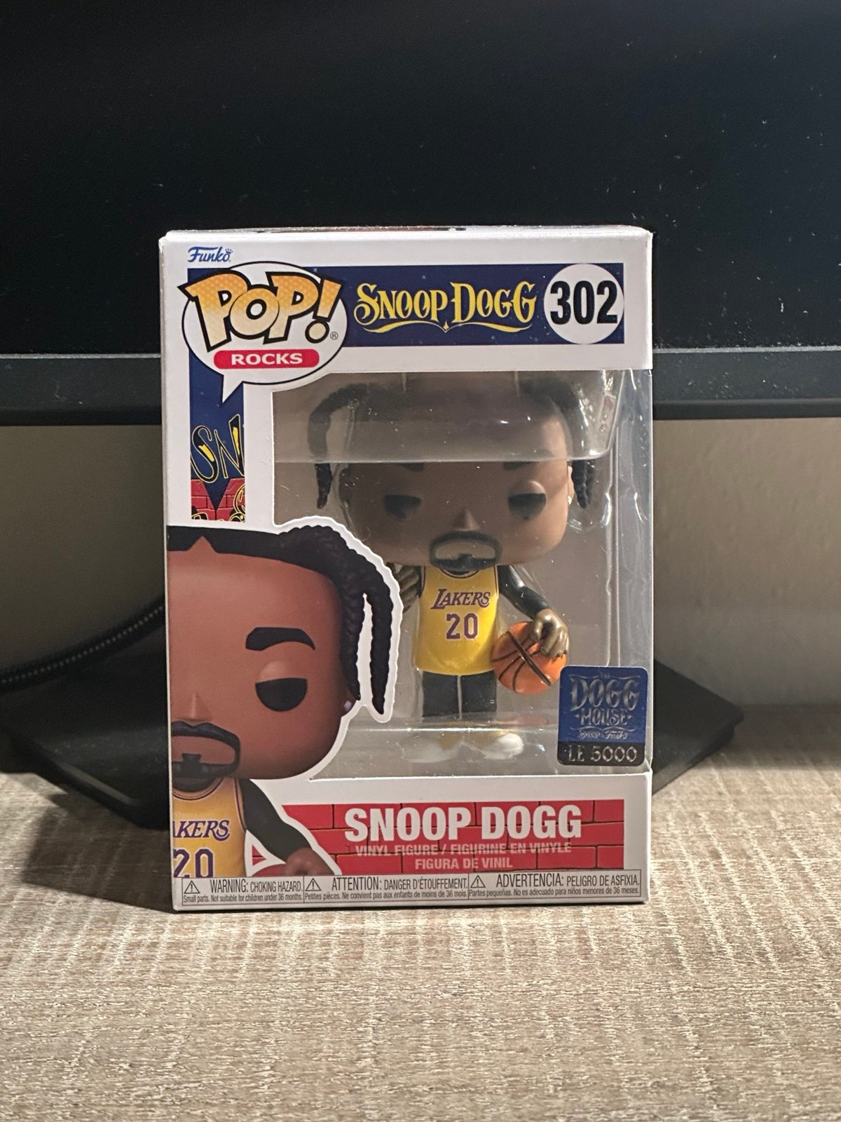 Funko Pop! Vinyl: Snoop Dogg 302 Tha Dogg House Lakers Limited 5000 W/ Protector