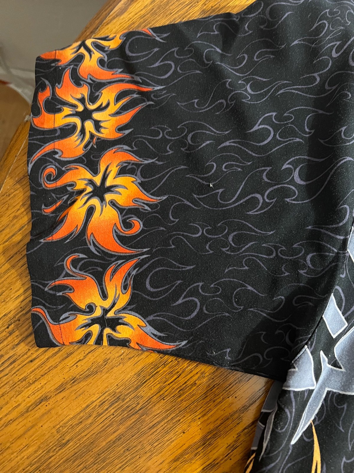 Very rare vintage big dogs AOP Button Front Hawaiian Shirt Size-XL Flames offers Floral