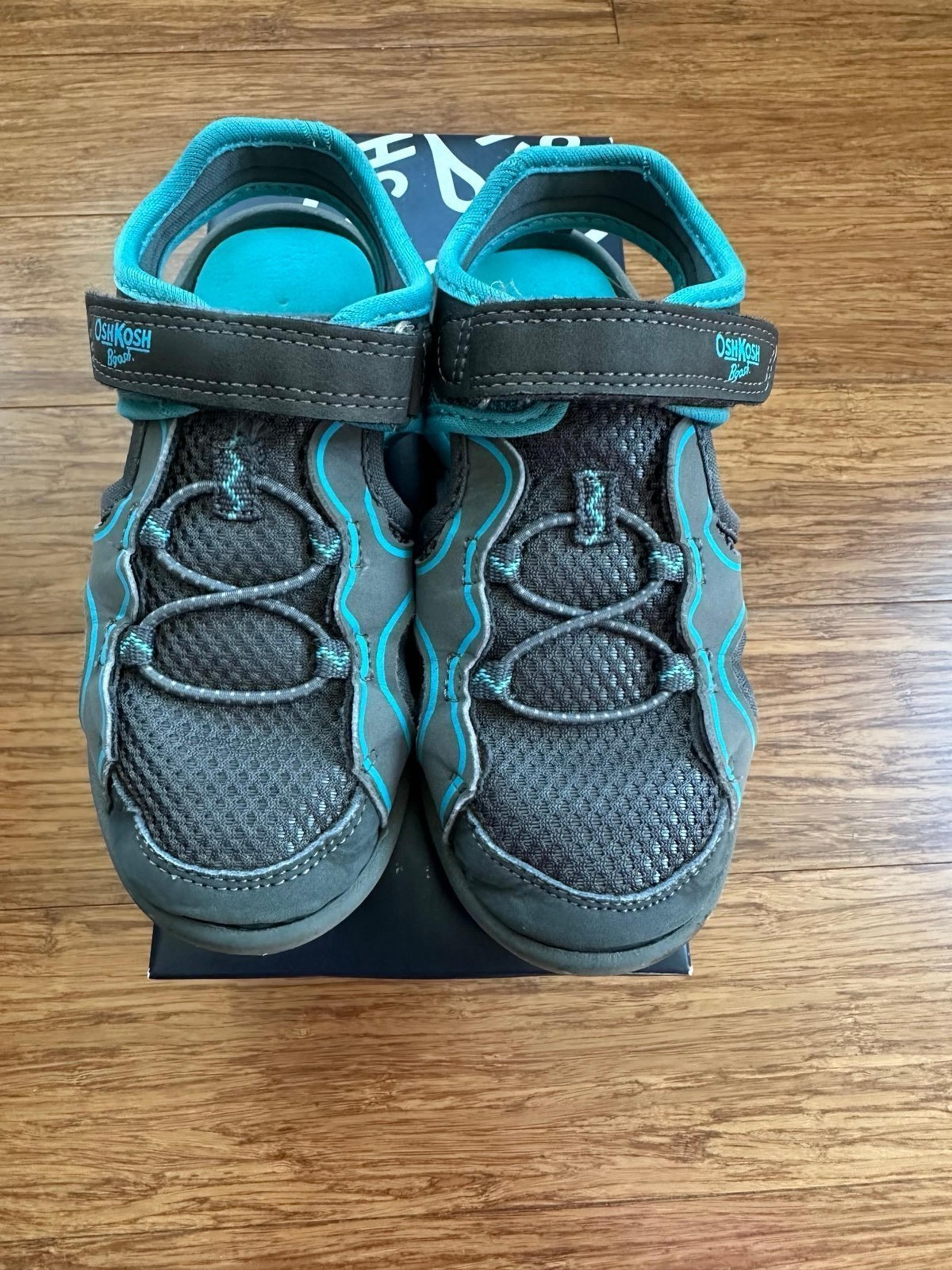 Oshkosh B’gosh boys sandals size 12