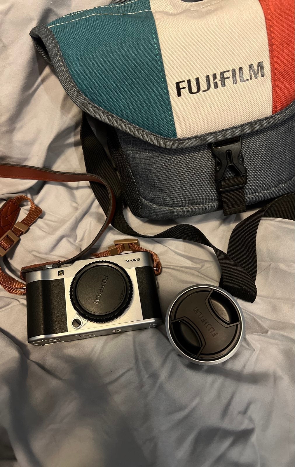 Fujifilm X Series X-A5 Mirrorless Camera with 15-45mm Lens in Black Silver