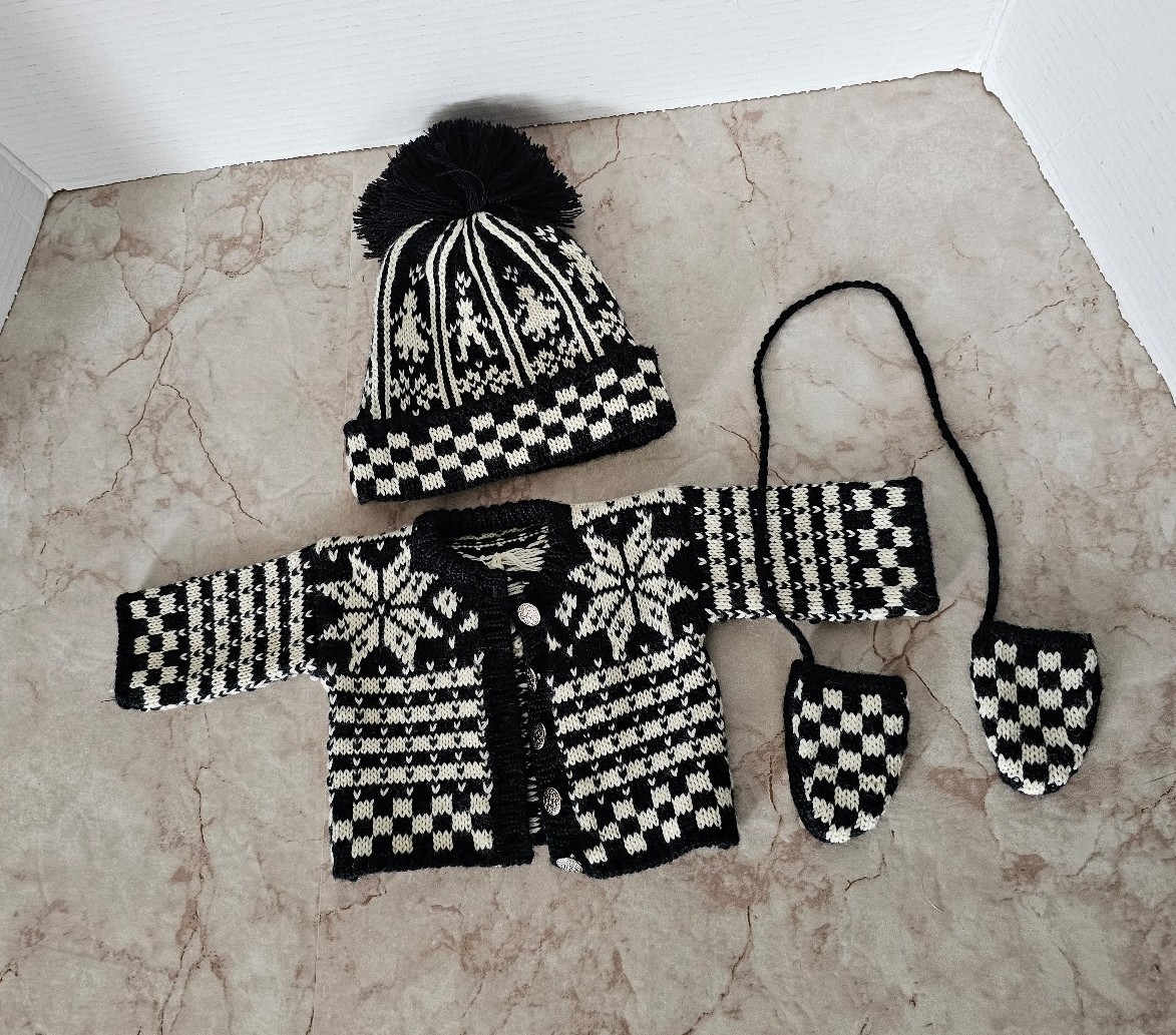 American Girl Kirsten Winter Woolens Set