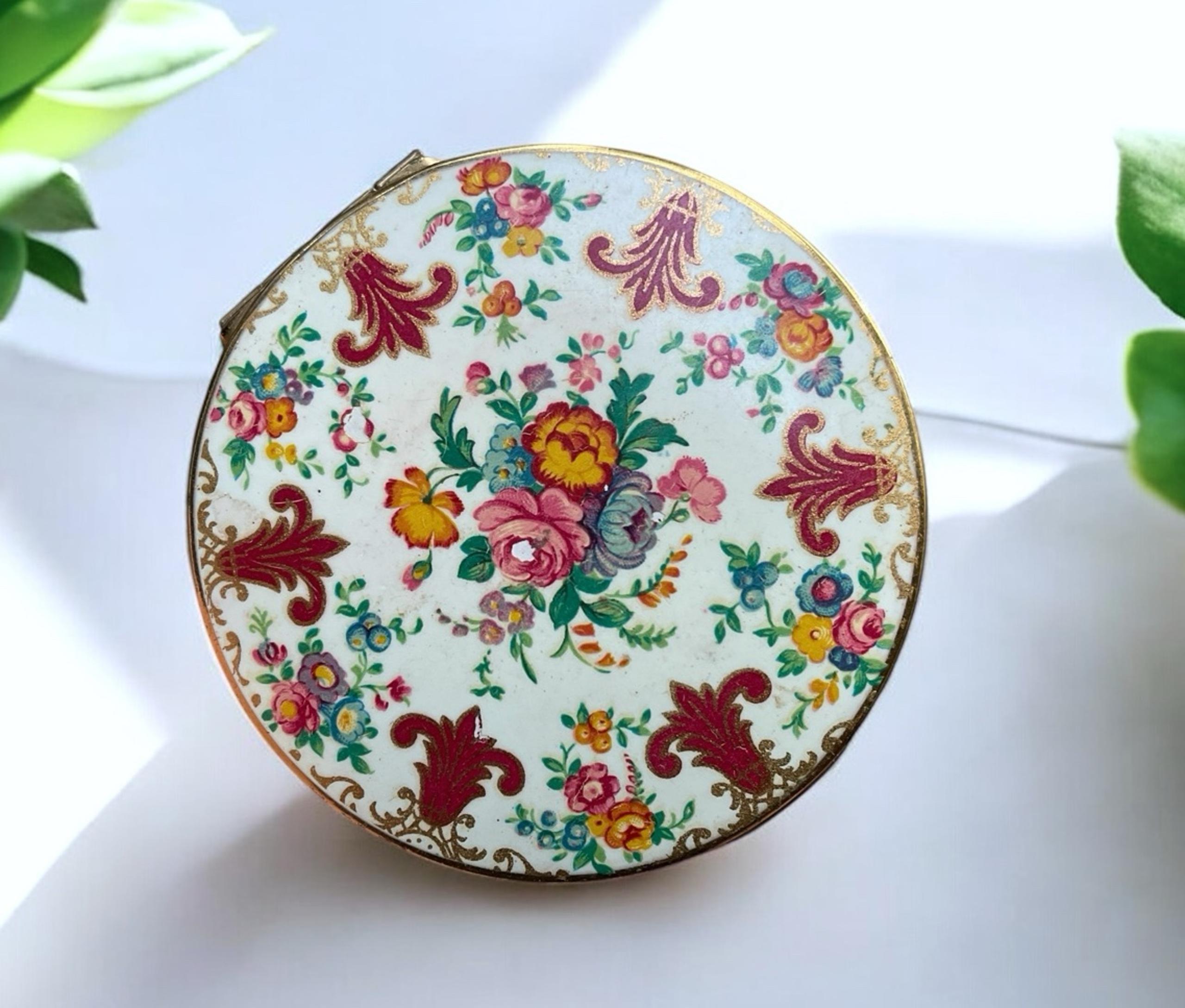 Vintage Stratton Enamel Compact