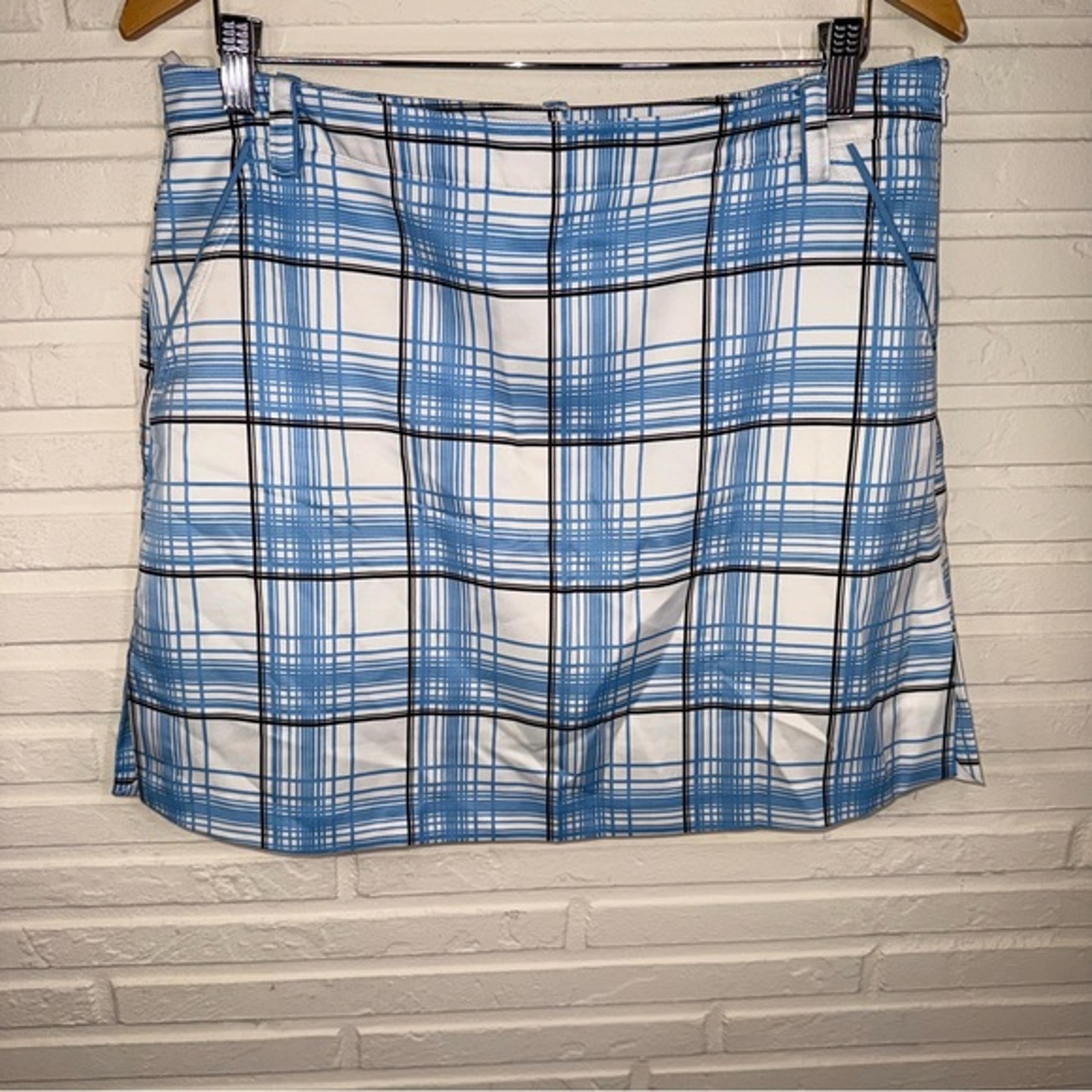 Izod Blue and White Plaid Stretch Golf Skort, Women’s Size 10