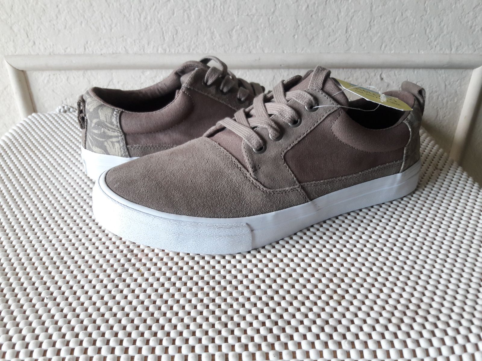 Tom's Sneakers
