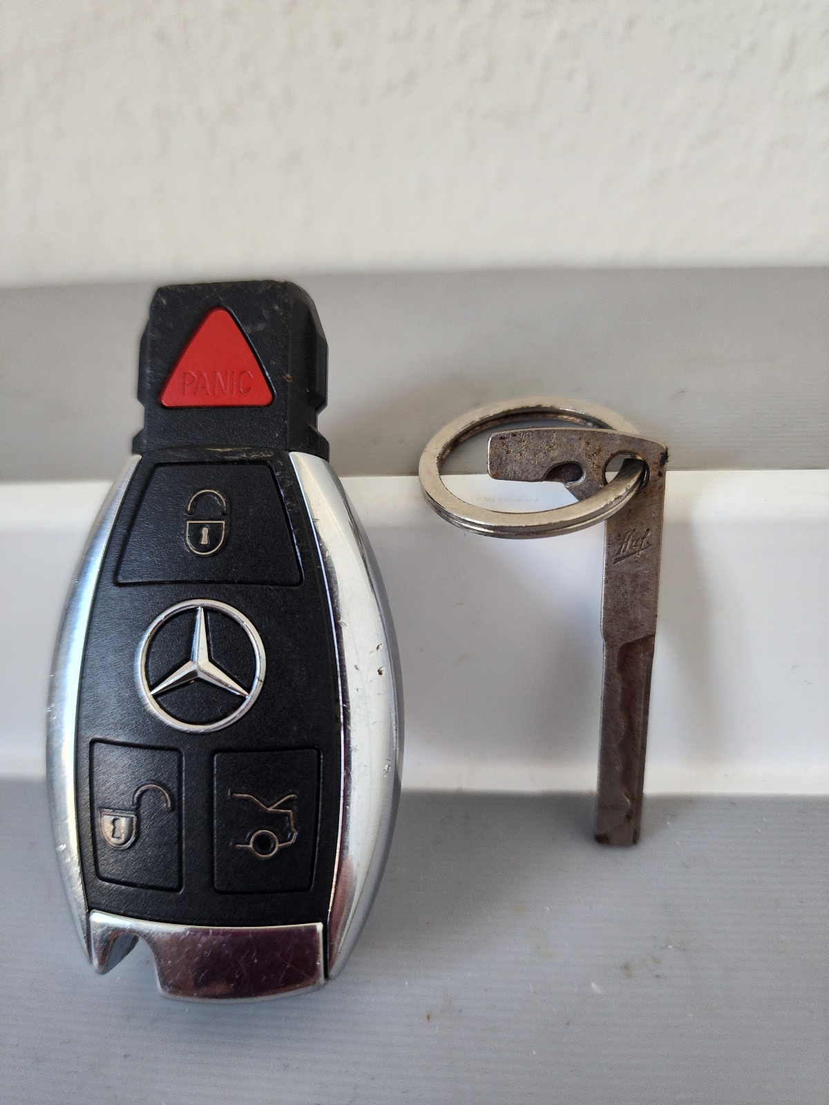 Mercedes Benz E-Class 4-Button Key Fob Remote (FCC: IYZDC07, IYZDC10, IYZDC11, I