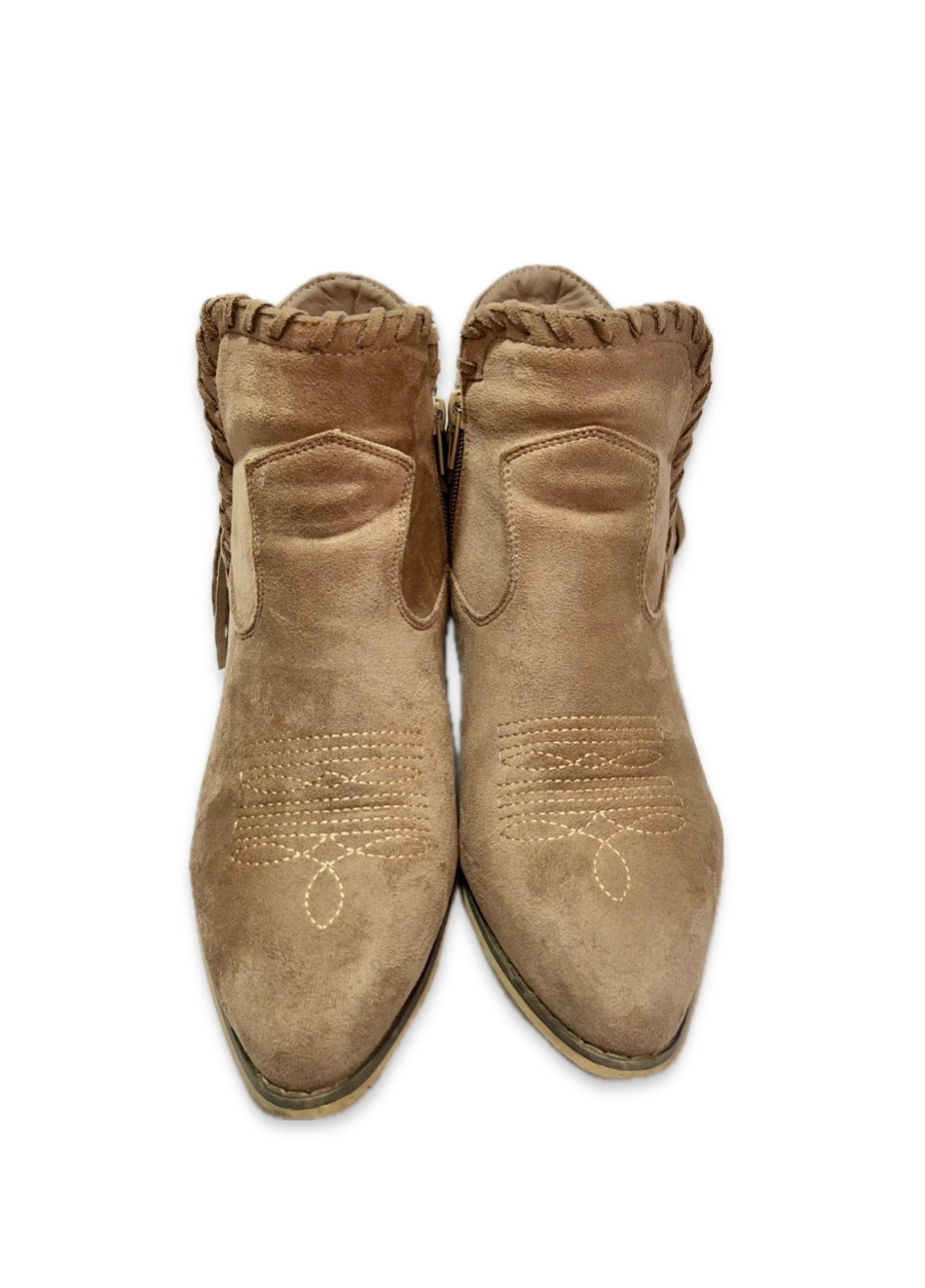 Natural Reflections Ankle Boots Women’s Size 8 Tan Suede Look with Fringe