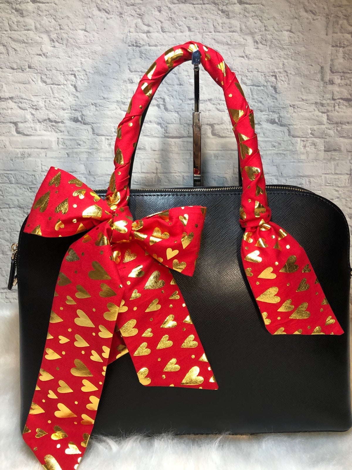 XC- NEW LUXURY TWILLY - MELT MY INTO GOLD HEART SCARF -Valentine