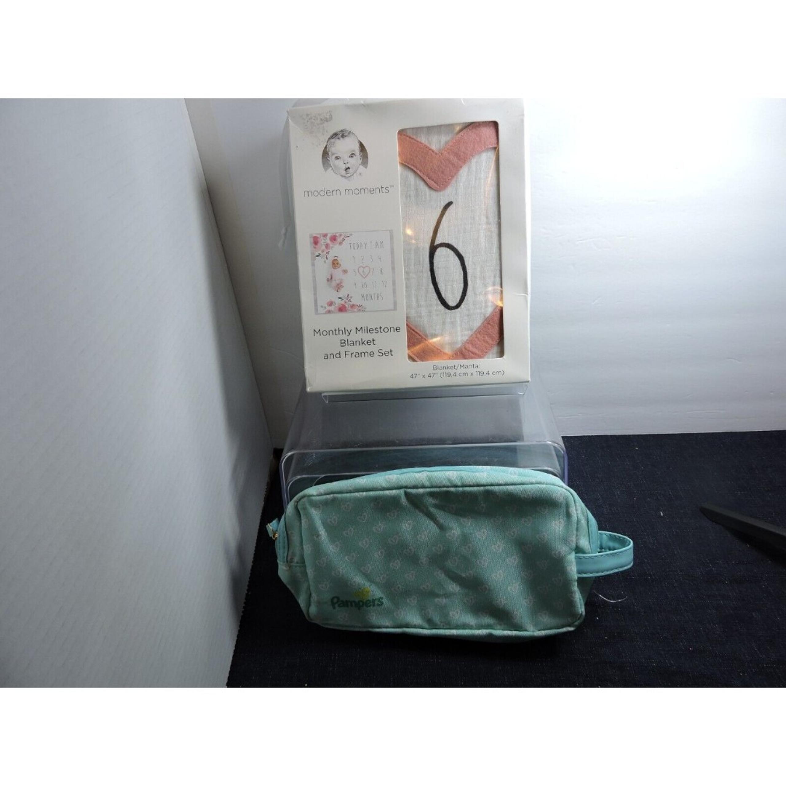Gerber monthly milestone blanket and fram set /and pampers carry case