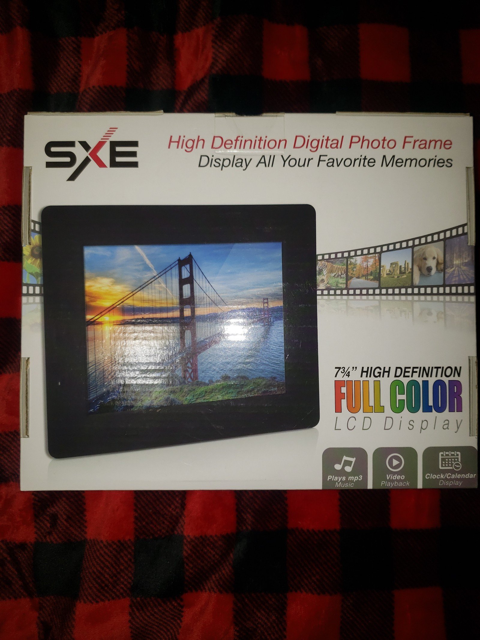 High Definition Digital Photo Frame(New). Looks at pictures &details please.