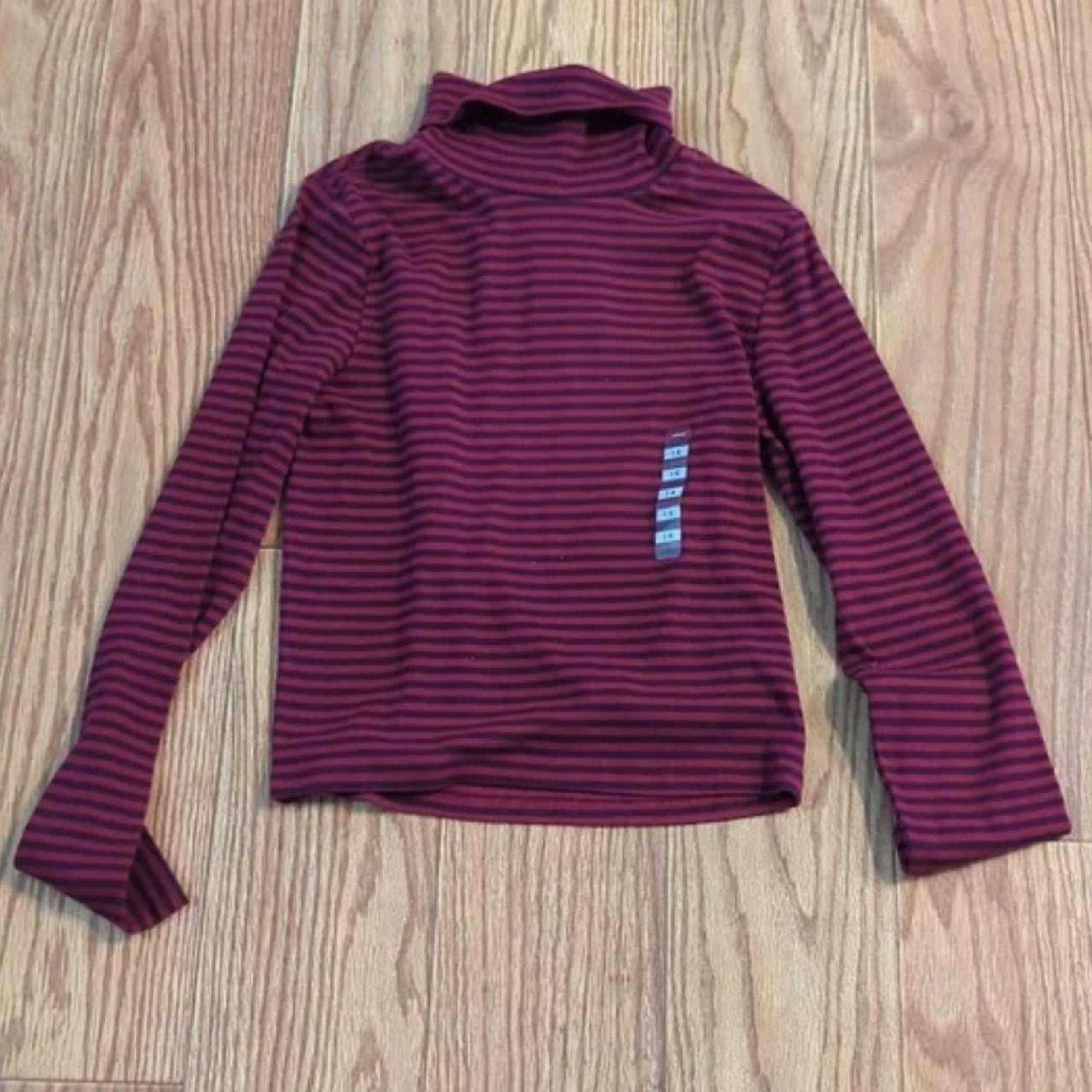 NWT Levi's Women's Pink and Purple Crop-top, size 1X