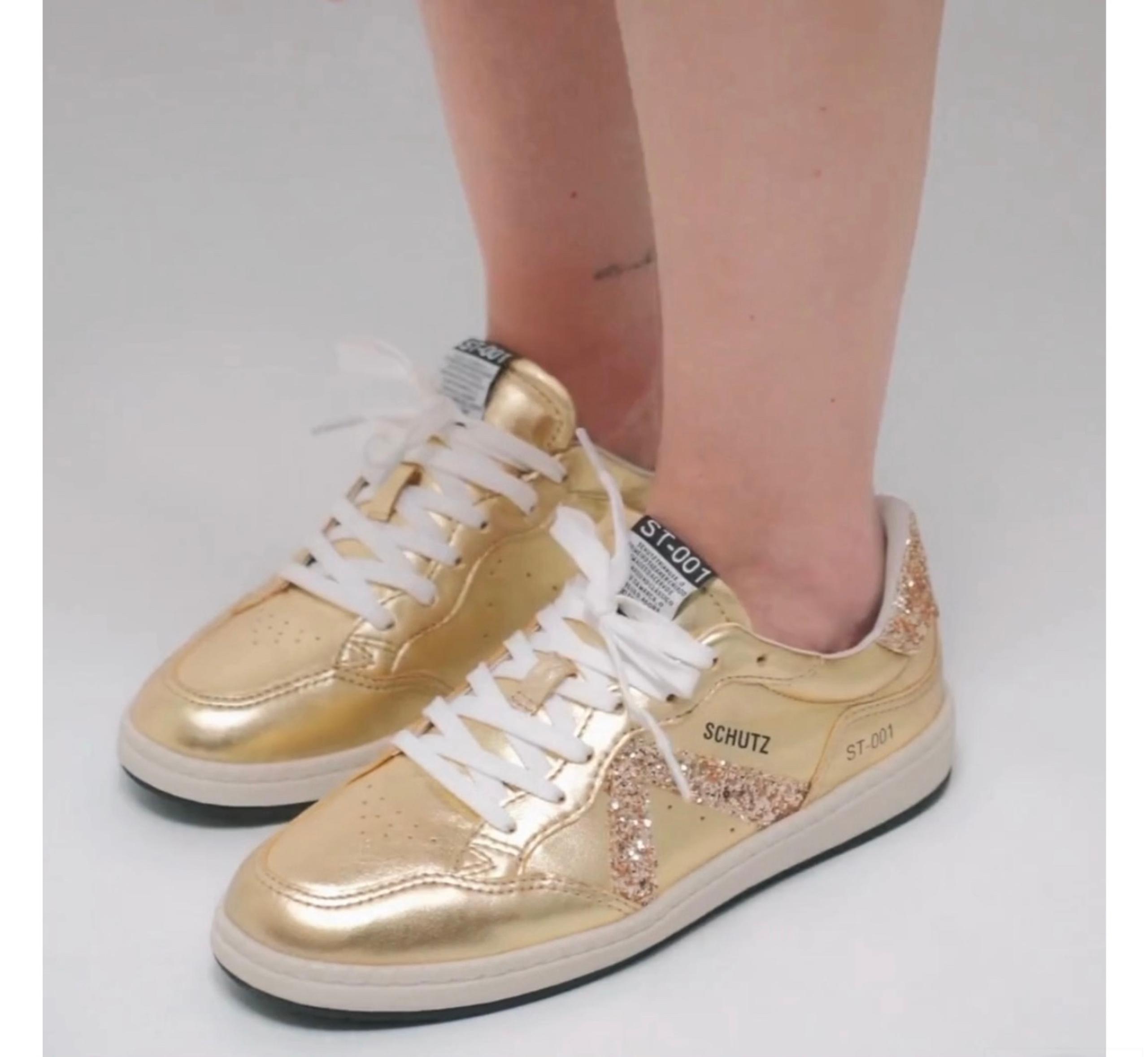 Gold Sneakers 7,5
