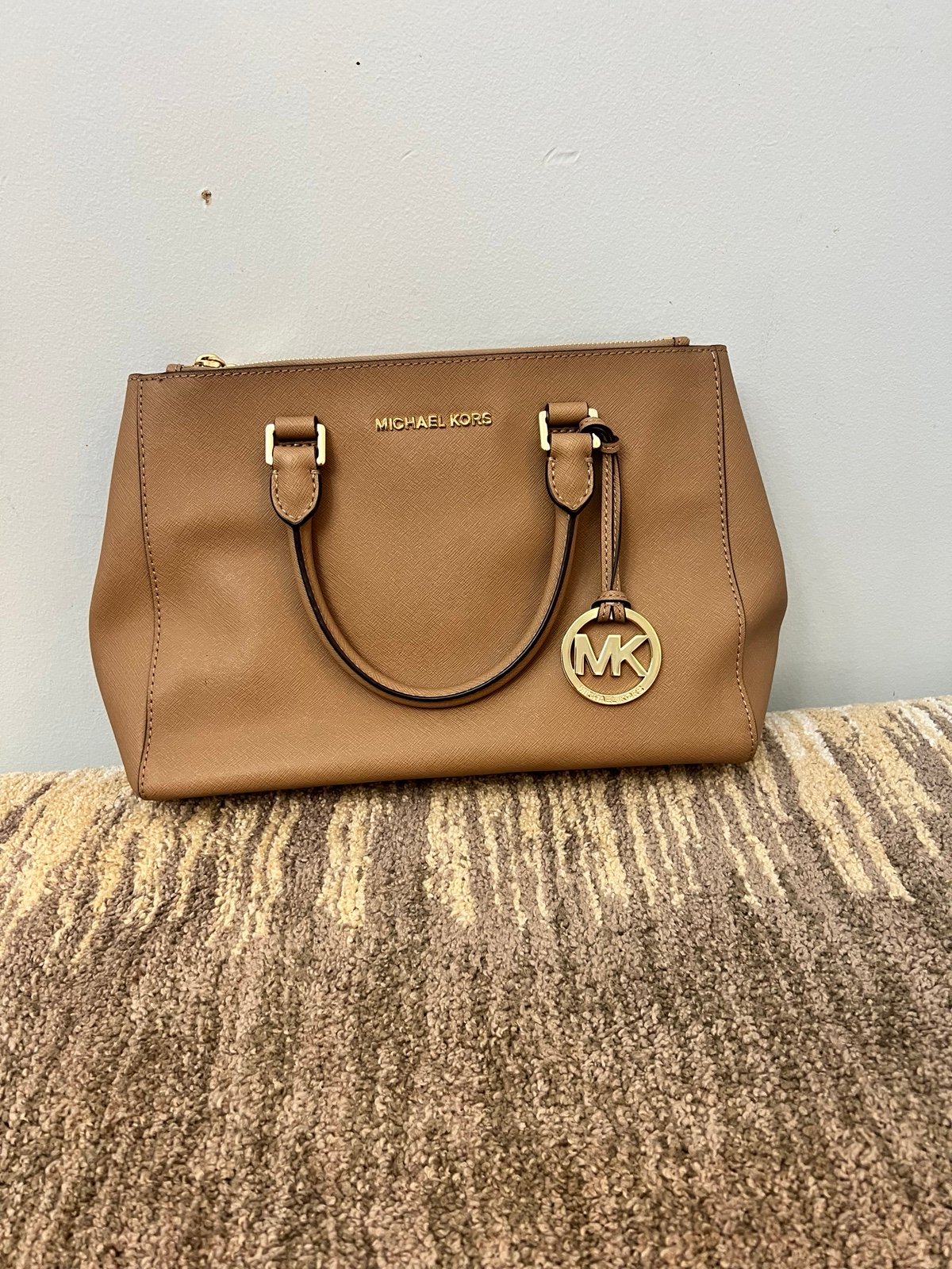 Michael Kors MICHAEL MICHAEL KORS SUTTON KHAKI MD SATCHEL LEATHER