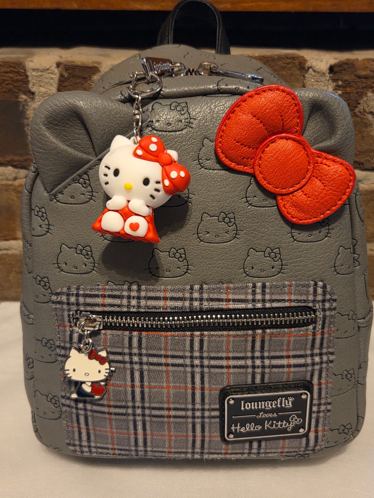 Super Cute HARD TO FIND ~ Hello Kitty Plaid MICRO Loungefly!! Charm Included!!