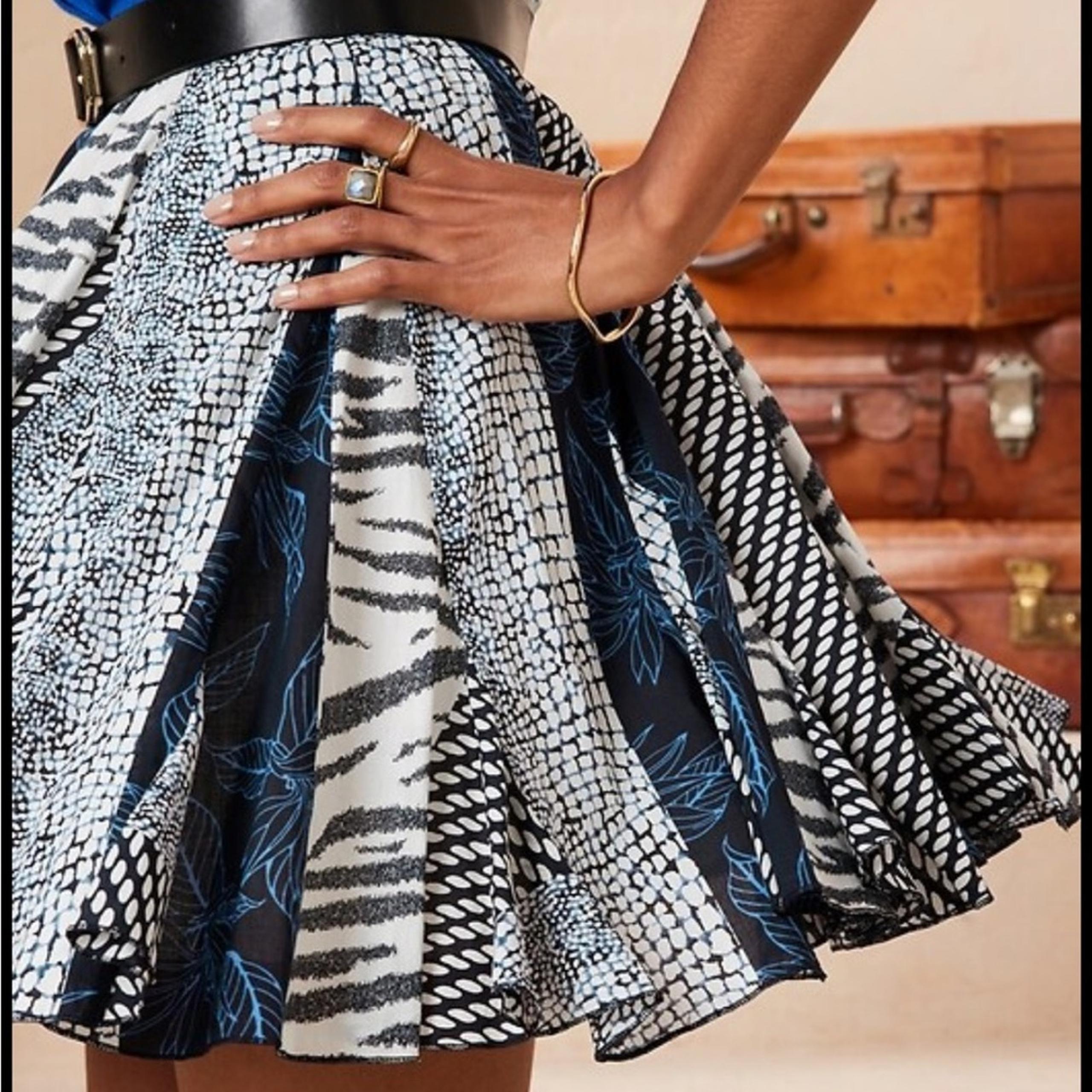 Banana Republic Flowy Mixed Floral Print Flare Flounce Mini Skirt preppy navy