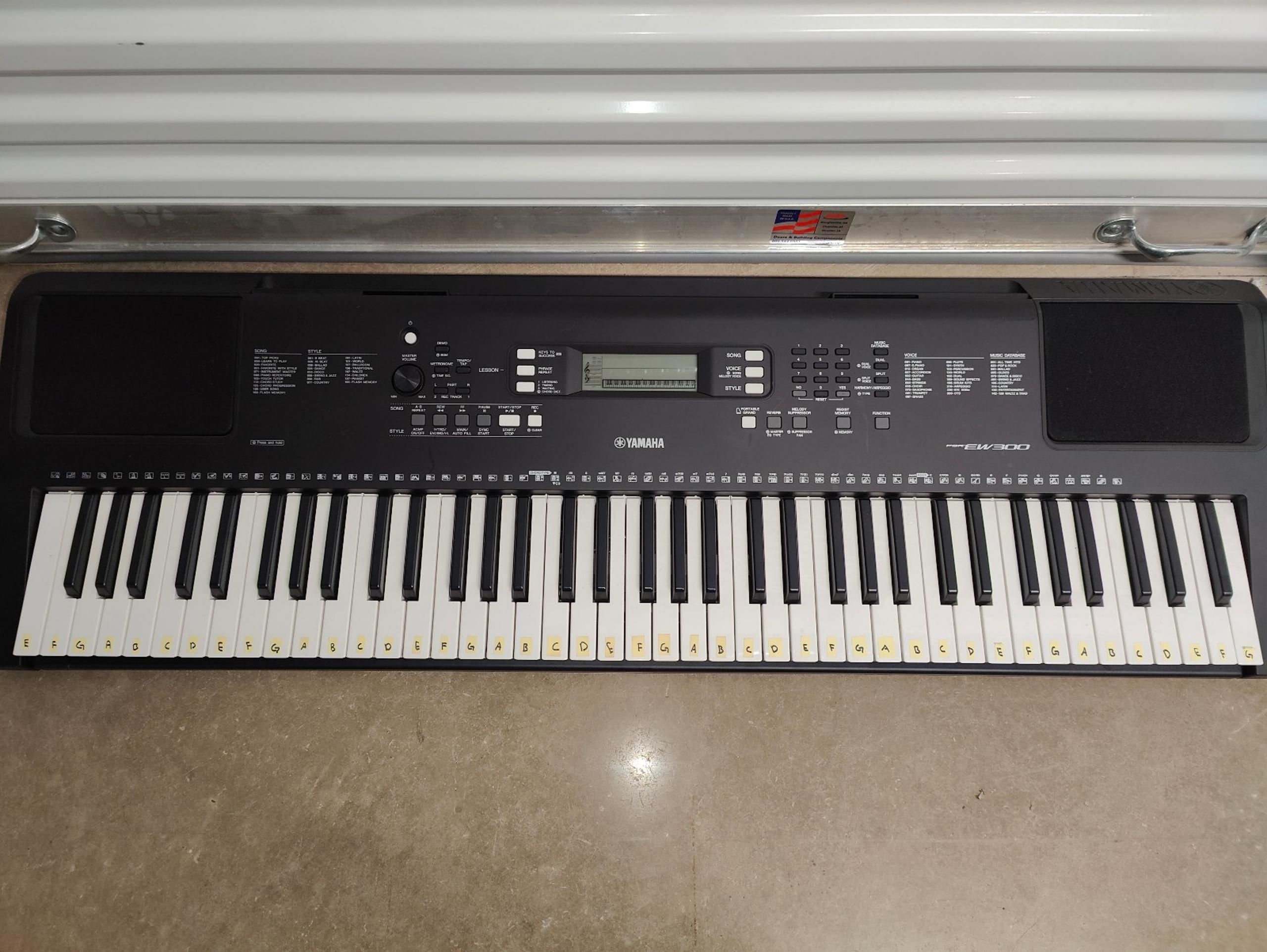 Yamaha psr-ew300 keyboard 76 keys