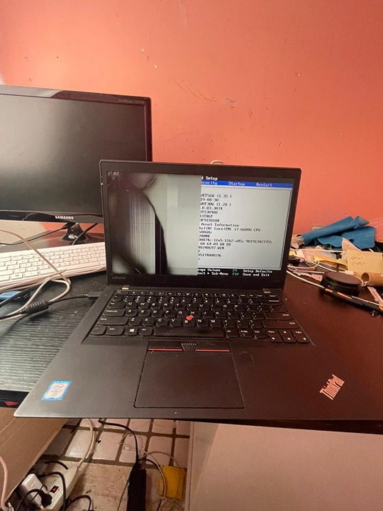 Lenovo ThinkPad T470s - Boots Up, Screen Cracked - For Parts or Repair