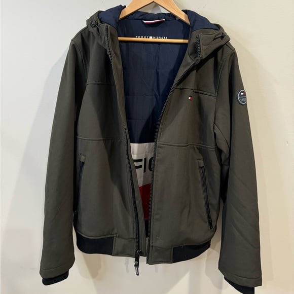 Men’s Tommy Hilfiger Soft Shell Jacket in Olive size M