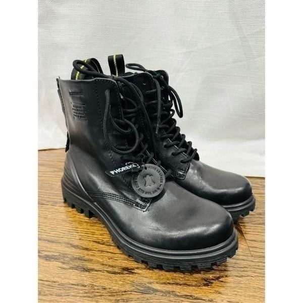 ECCO NWOB Tred Tray Black Leather Combat Boots
