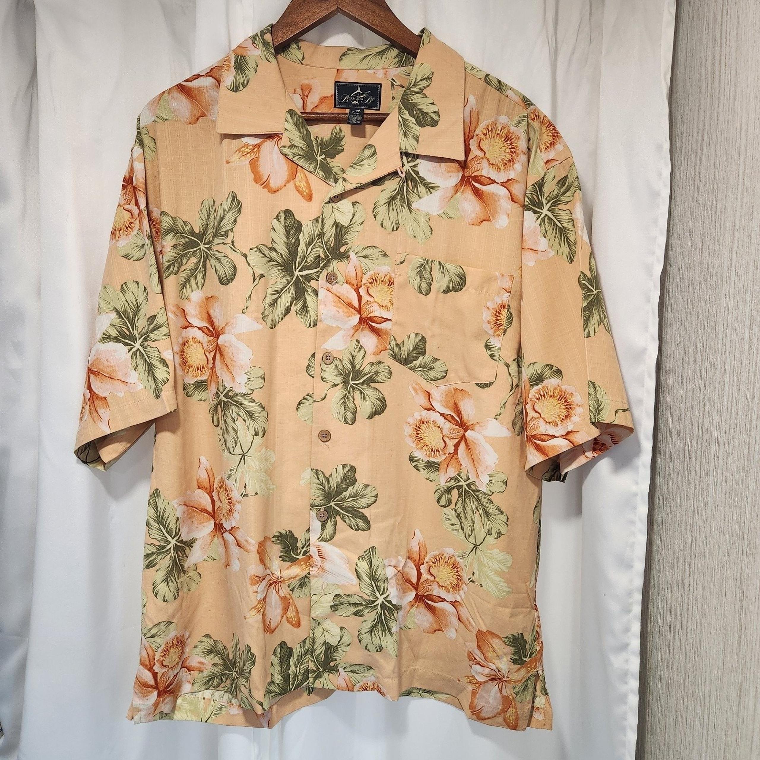 Hawaiian Shirt size large 100% silk Bermuda Bay floral Peach button up