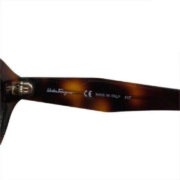 NWT Salvatore Ferragamo Classic Tortoise Shell Chic Sunglasses