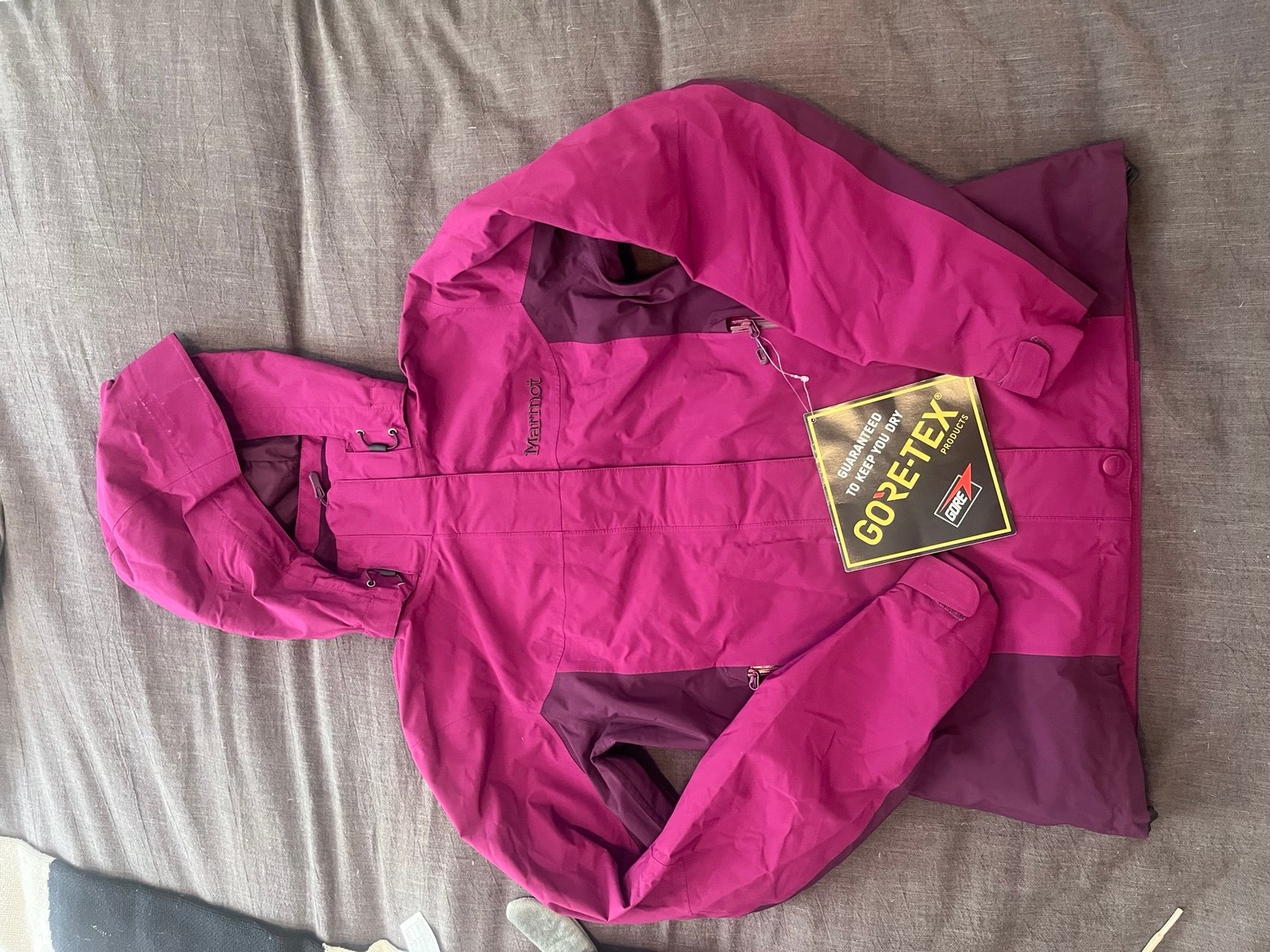 Marmot Womens goretex jacket