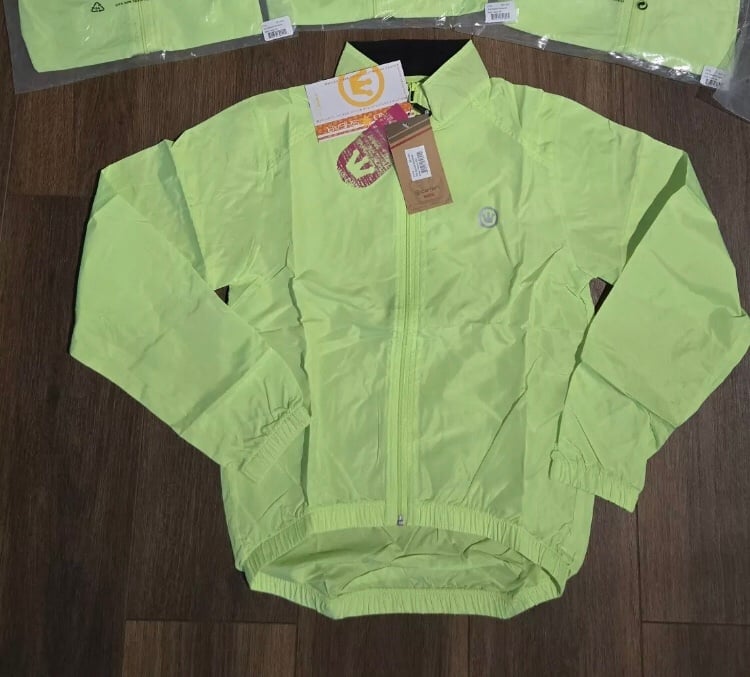NWT Women’s Canari Cycling Windbreaker - Small