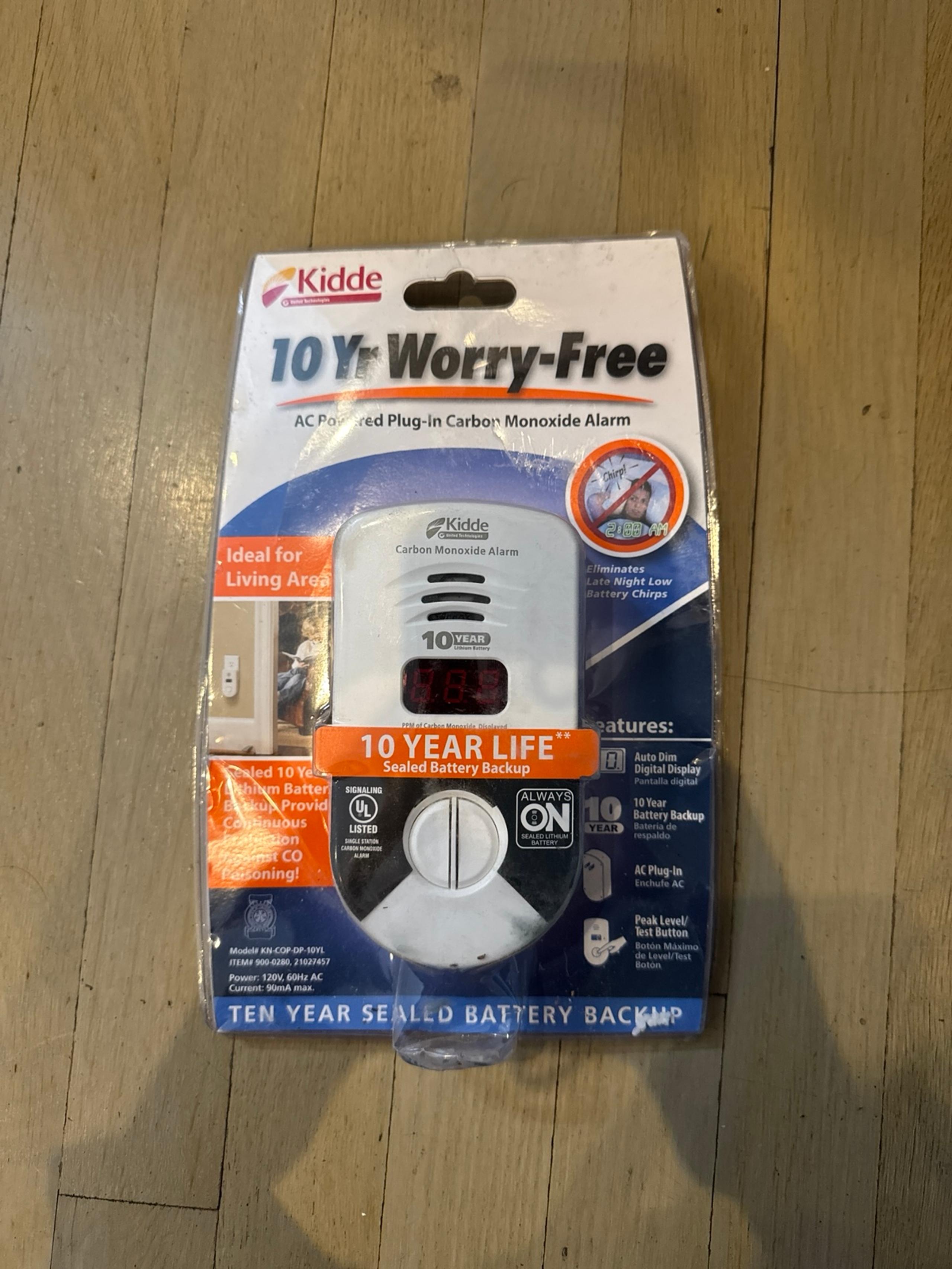 Kiddie ac powered plug in carbon monoxide alarm