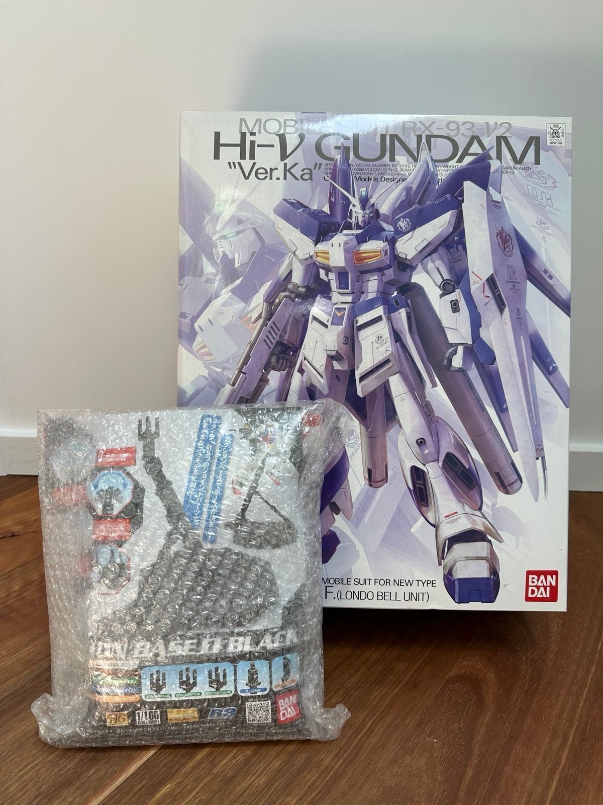 BAN DAI Ver.Ka Hi-V GUNDAM Mobile Suit RX-93-V2 PLUS Stand NIB
