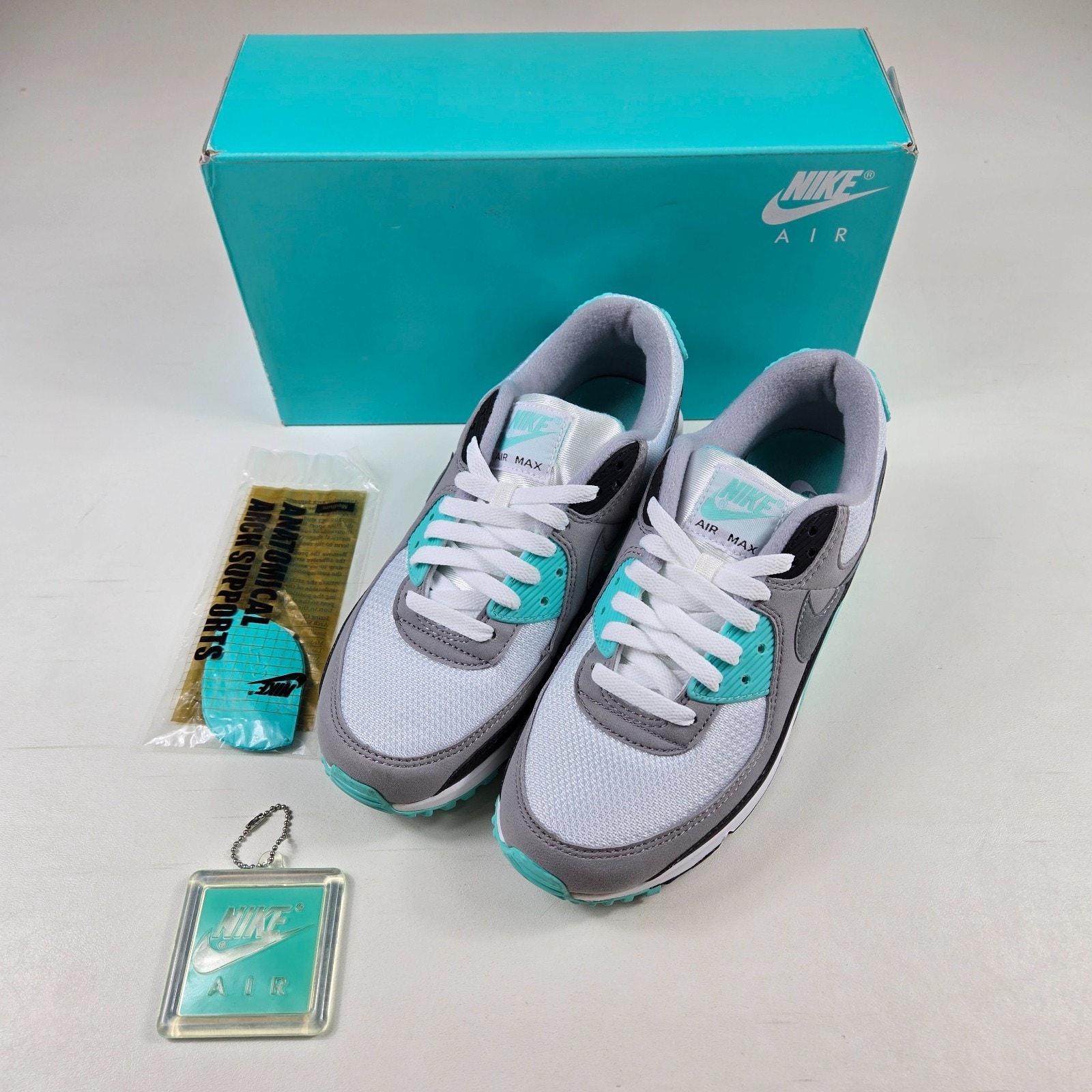 Nike Air Max 90 Hyper Turqouise Sneakers Women's 9 US CD0490-104 w/ Box & Laces