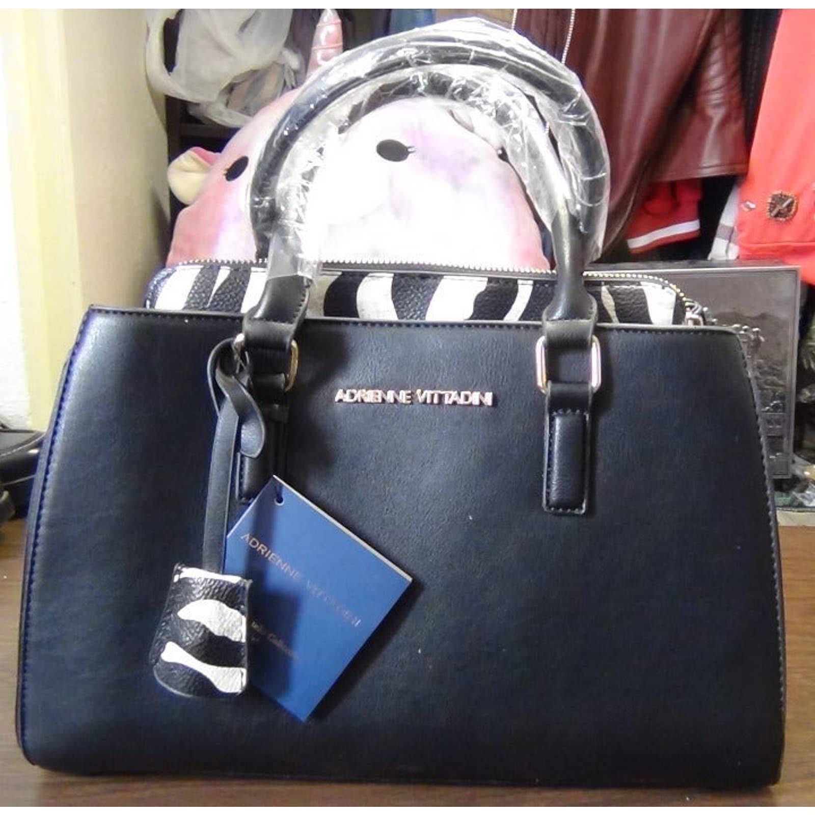 adrienne vittadini zipper closure shoulder bags