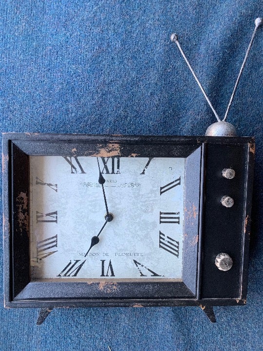 Clock, shape of TV, Roman numerals