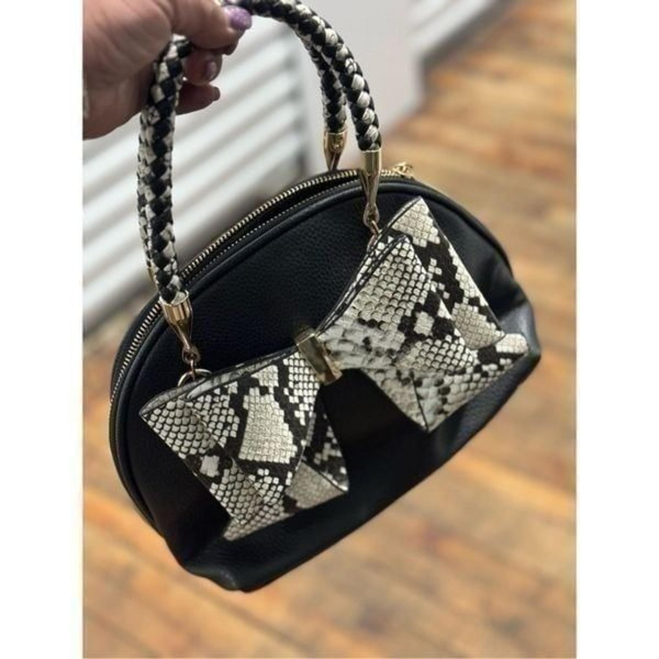 Like dreams black/snakeskin bow purse