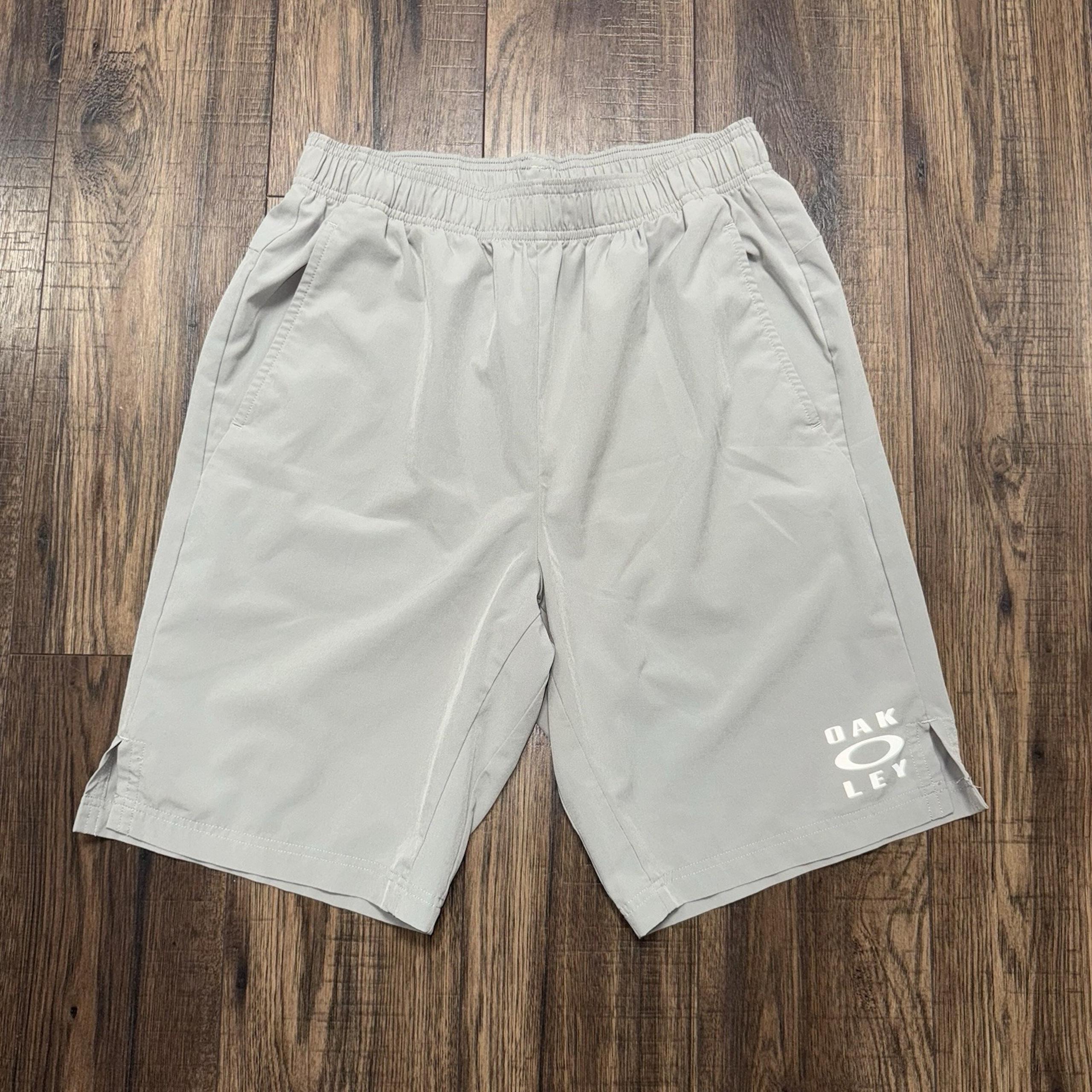 Oakley Shorts Gray Athletic Basketball Gym Performance Fit Men's Size Medium