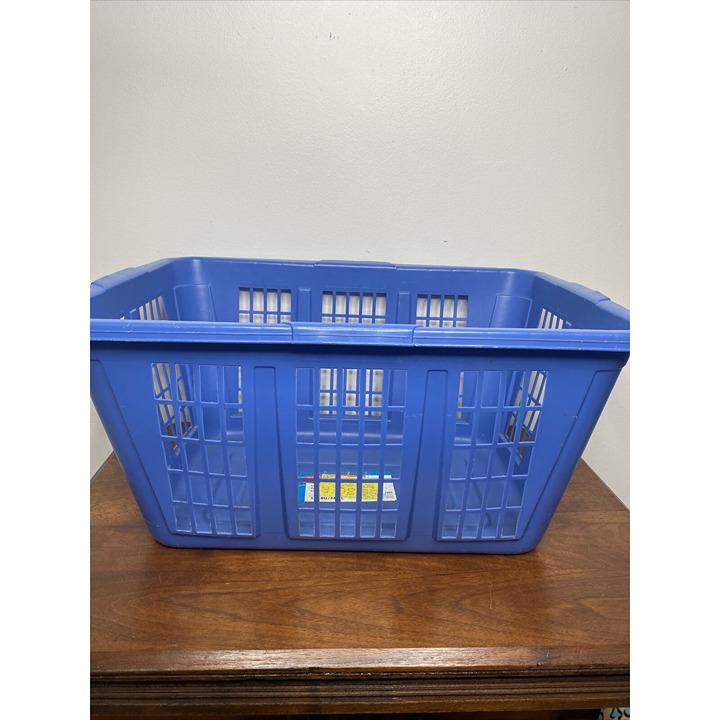 Vintage Rubbermaid Laundry Basket 2965 Blue Large 1984 Made in USA Rubber Maid