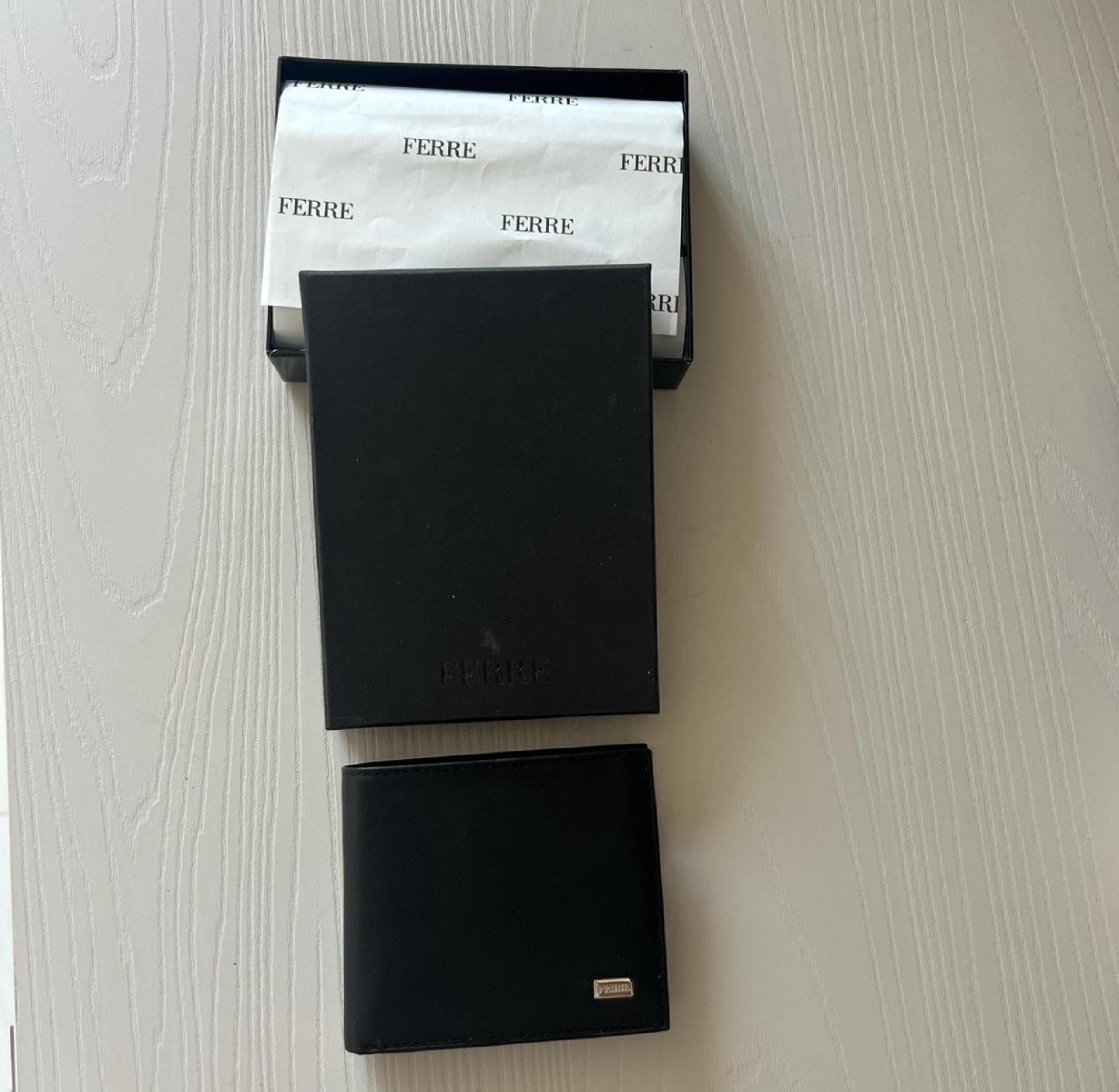 New Men’s Gianfranco Ferre Black leather Wallet 100% Authentic