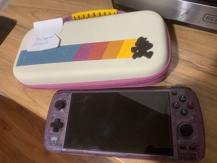 Handheld game console