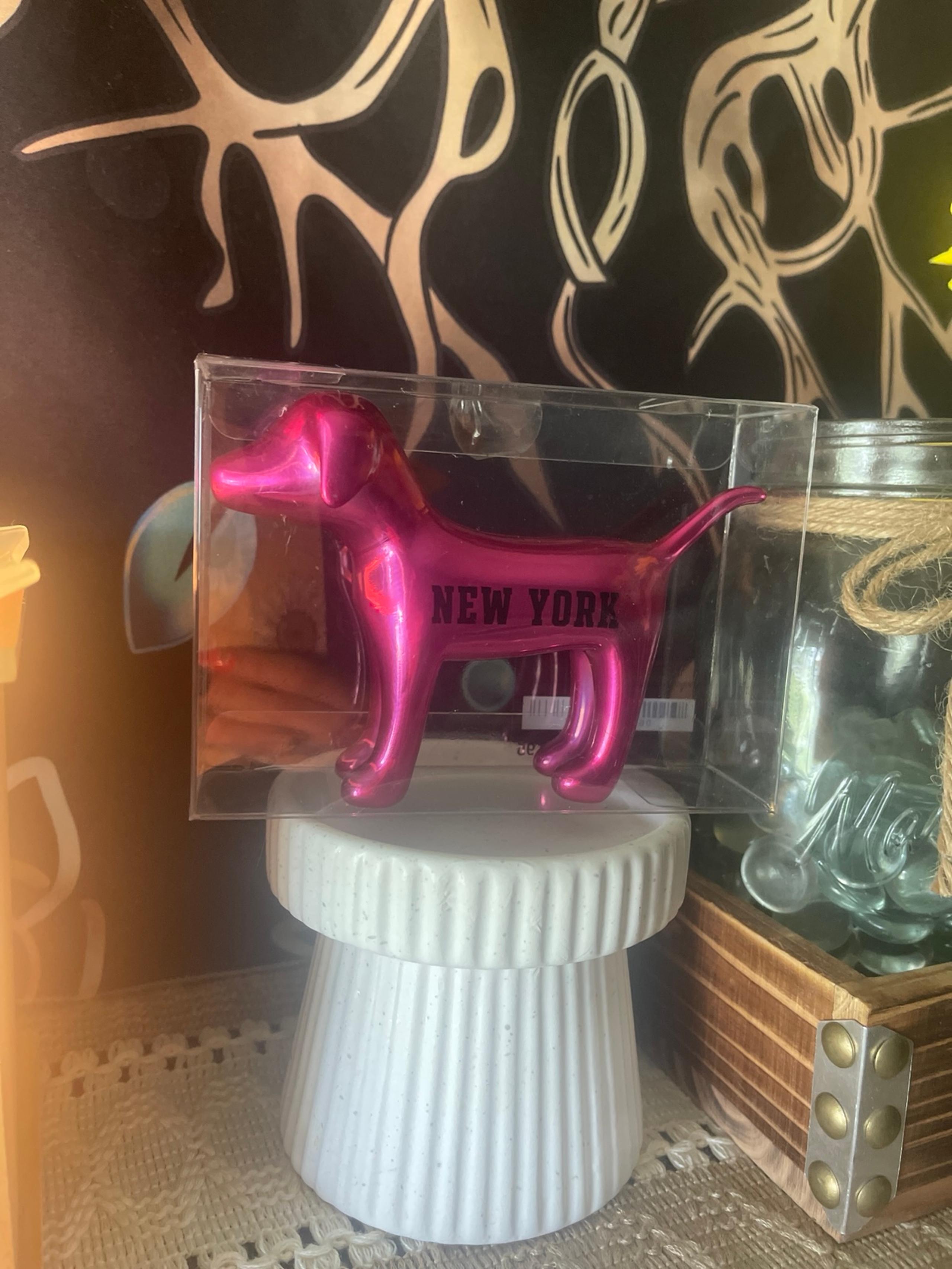 VS PINK RARE HTF LIMITED EDITION NEW YORK CHROME MINI DOG