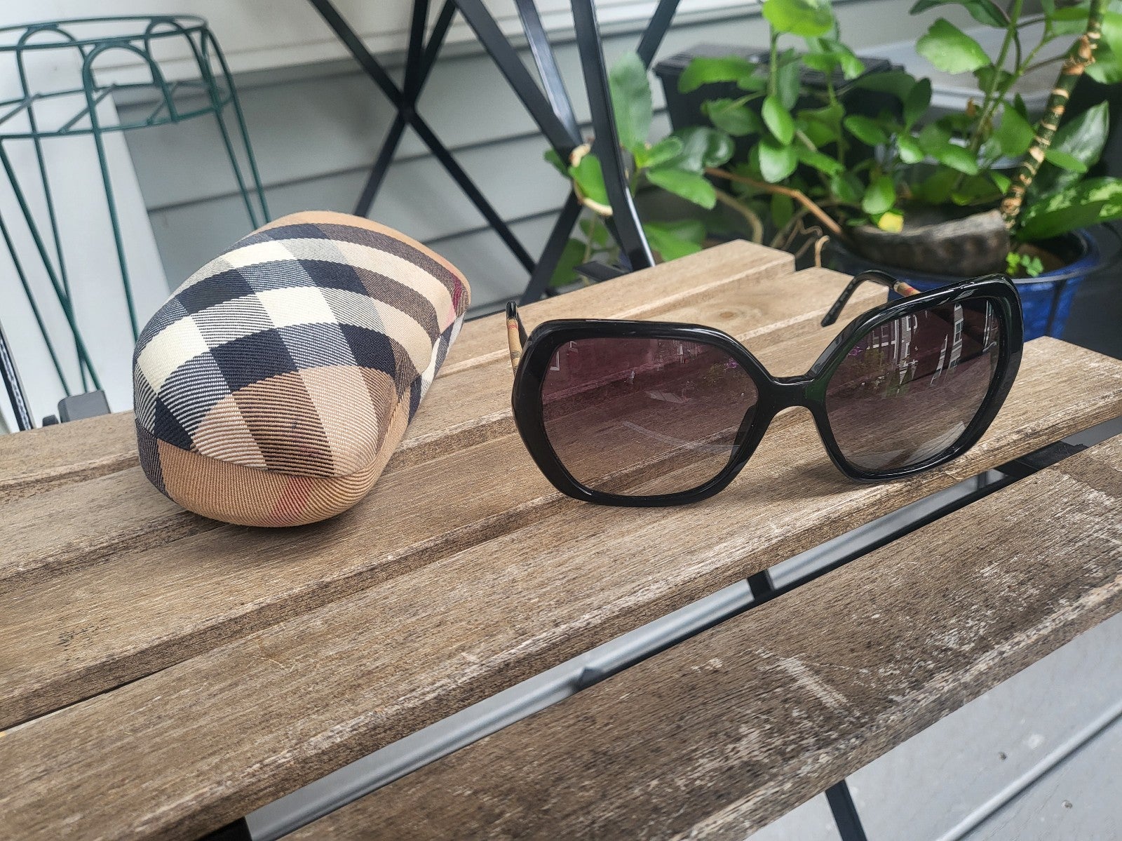 Discontinued Burberry Sunglasses (Polarized)