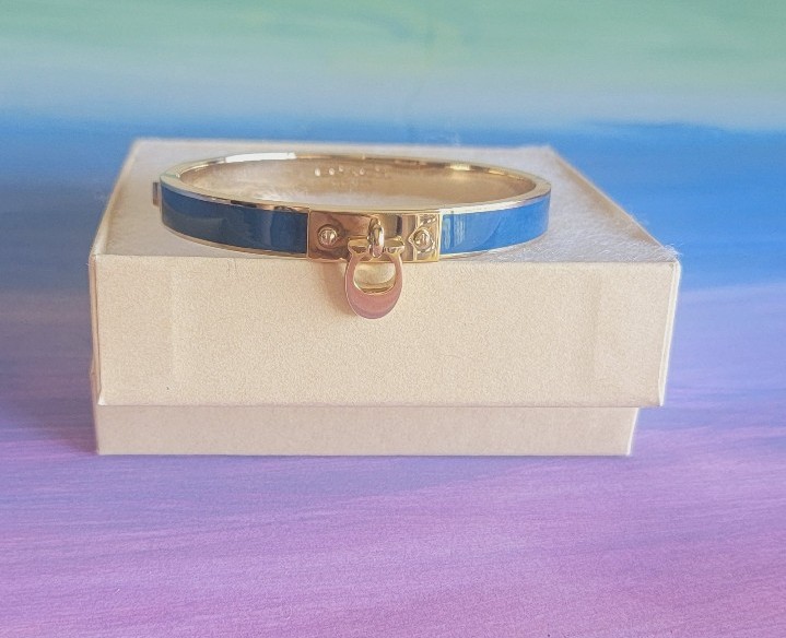Coach Bracelet Signature C Enamel Hinged Bangle Bracelet gold and indigo blue