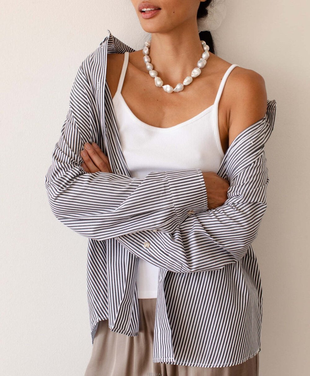 Donni. The Pop Button Down