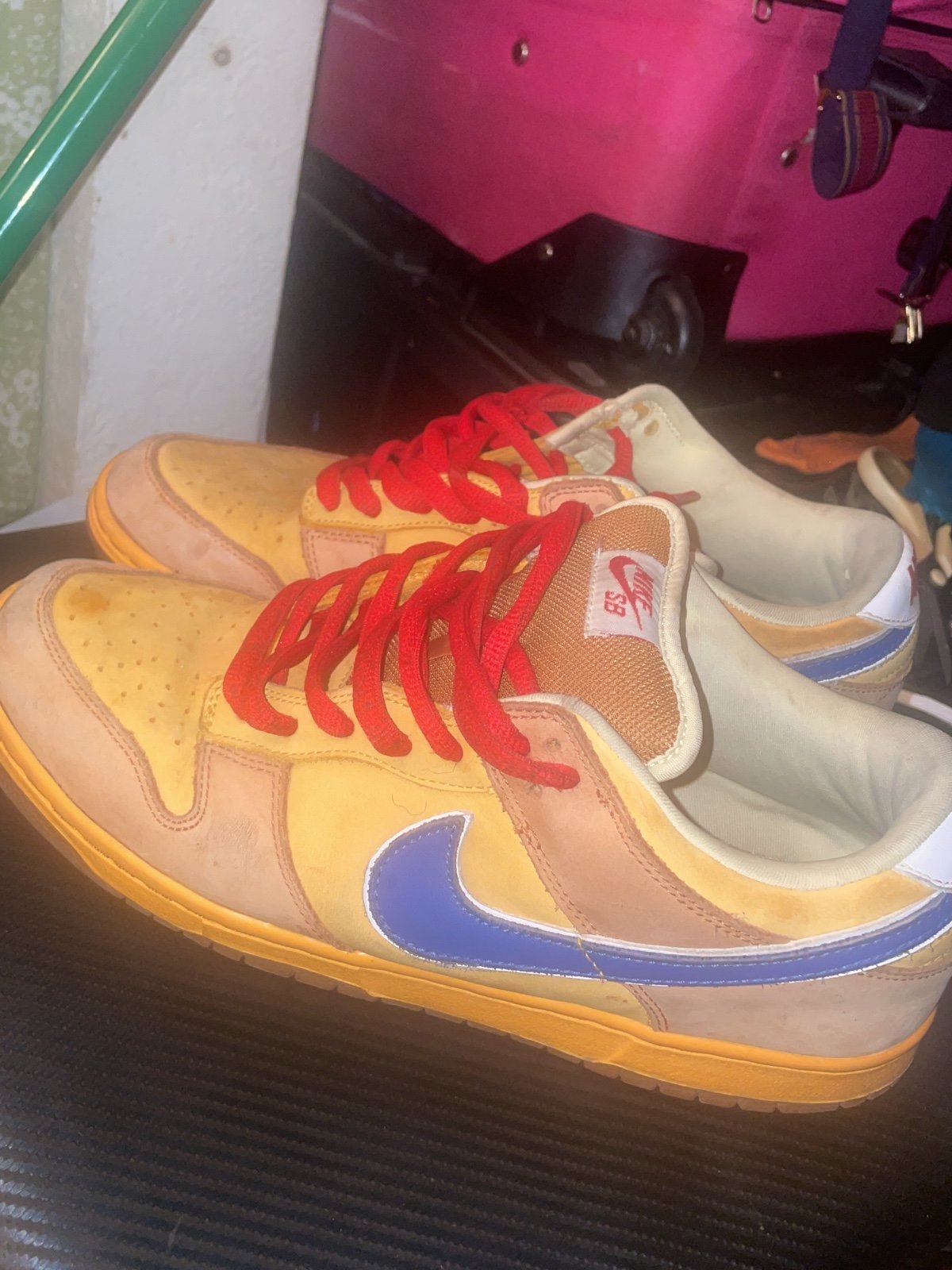 Dunk Low SB Premium Newcastle Brown Ale
