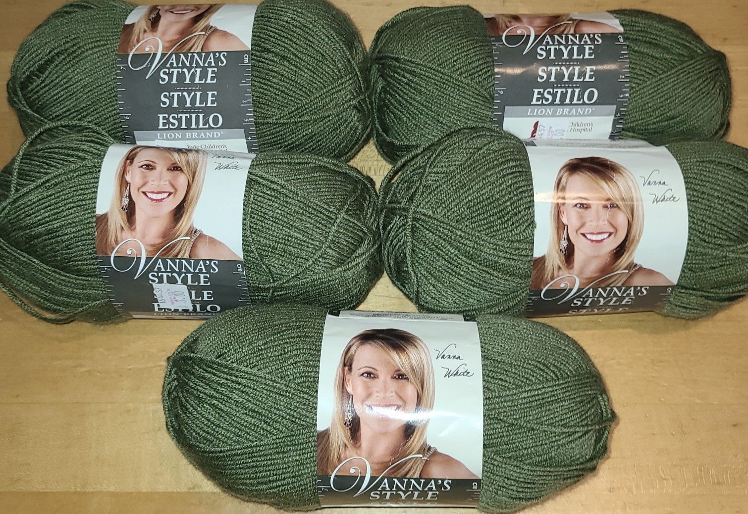 Lion Brand VANNA'S STYLE YARN 5 Skeins. OLIVE GREEN #174 Discontinued Lion Brand VANNA'S STYLE YARN 5 Skeins. OLIVE GREEN #174 Discontinued
