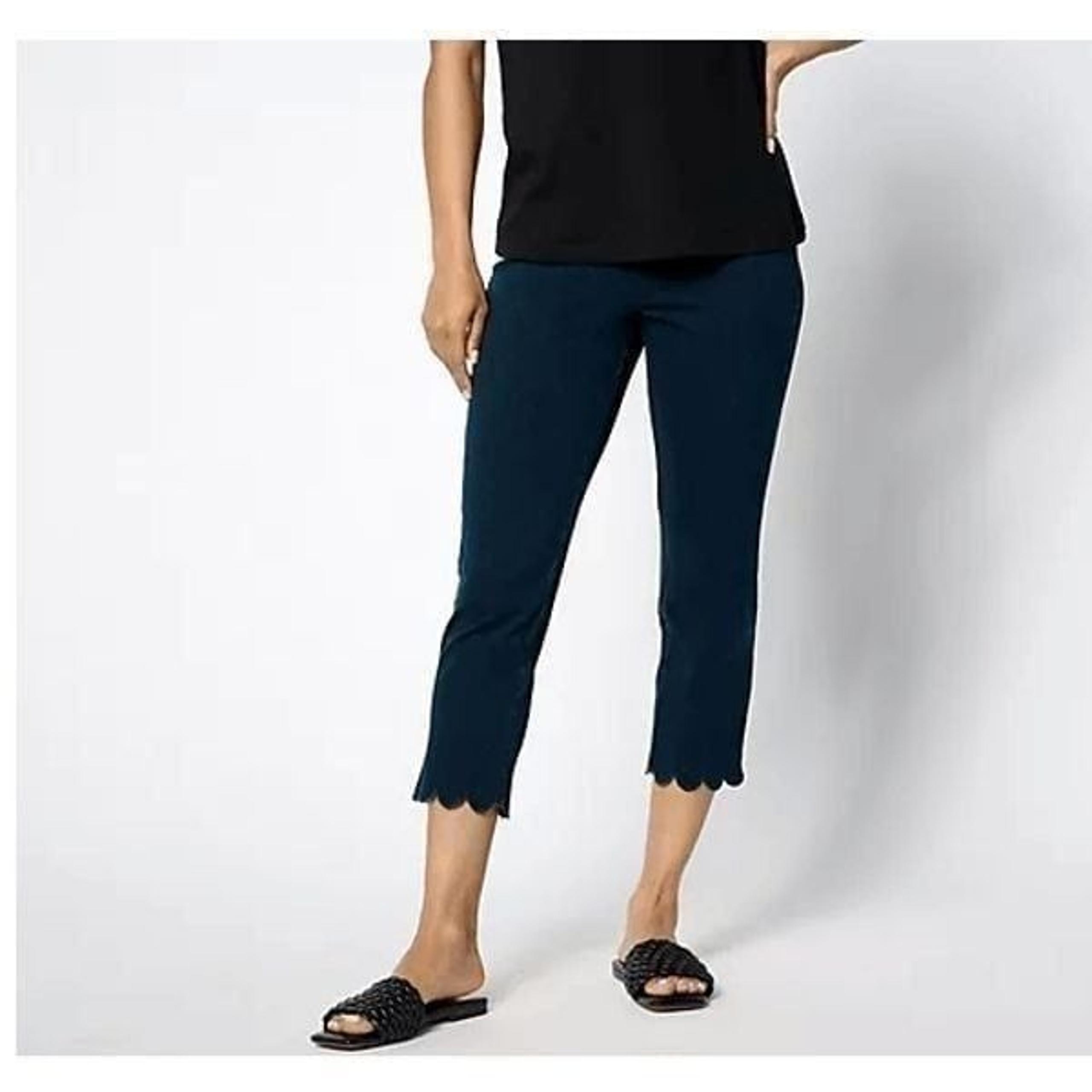 Women with Control 1X Prime Stretch Reg Denim Crop Pant Scalloped Hem Blue NWOT)