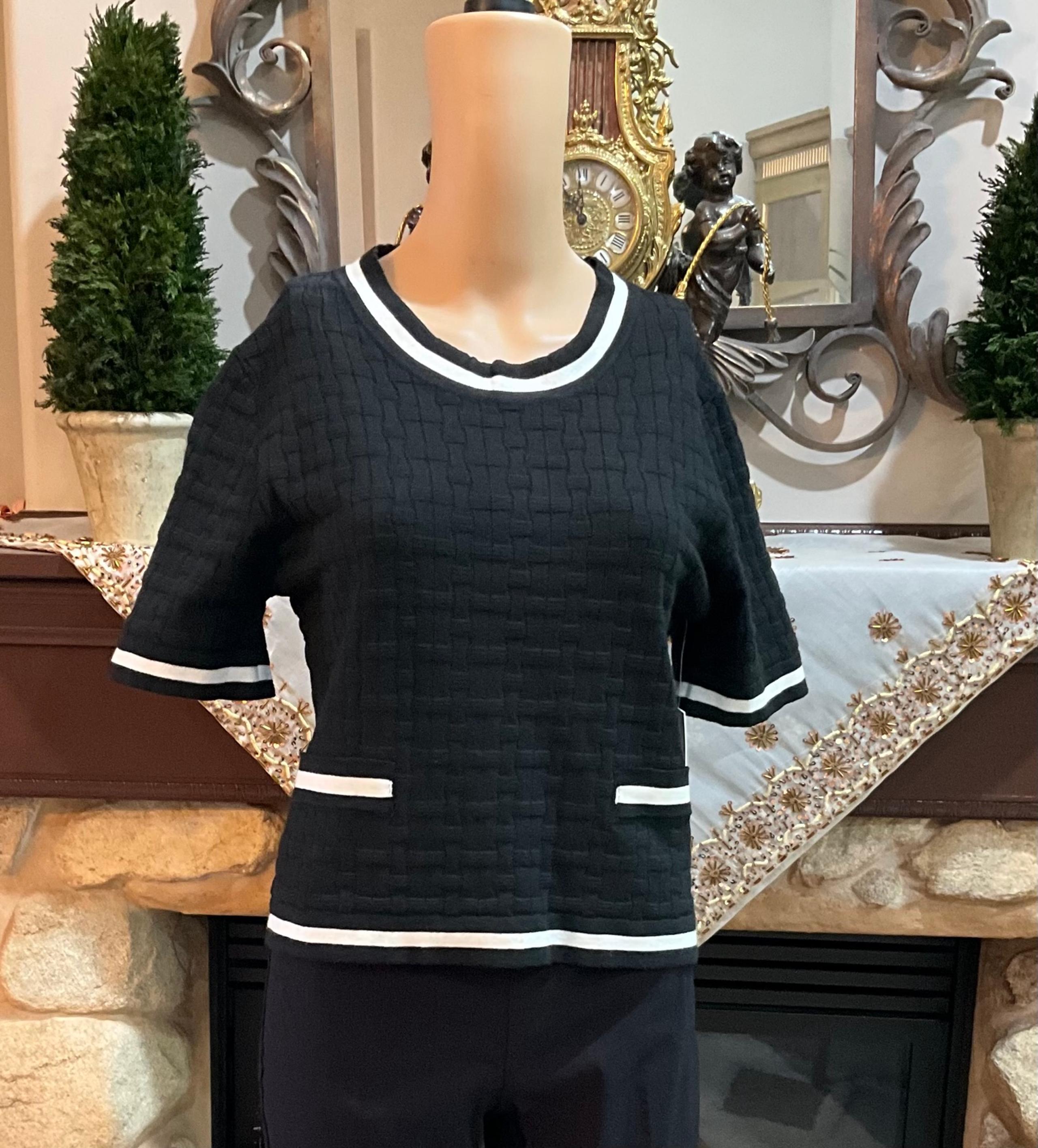 Ellen Tracy Black and White Boxy Ribbed Blouse
