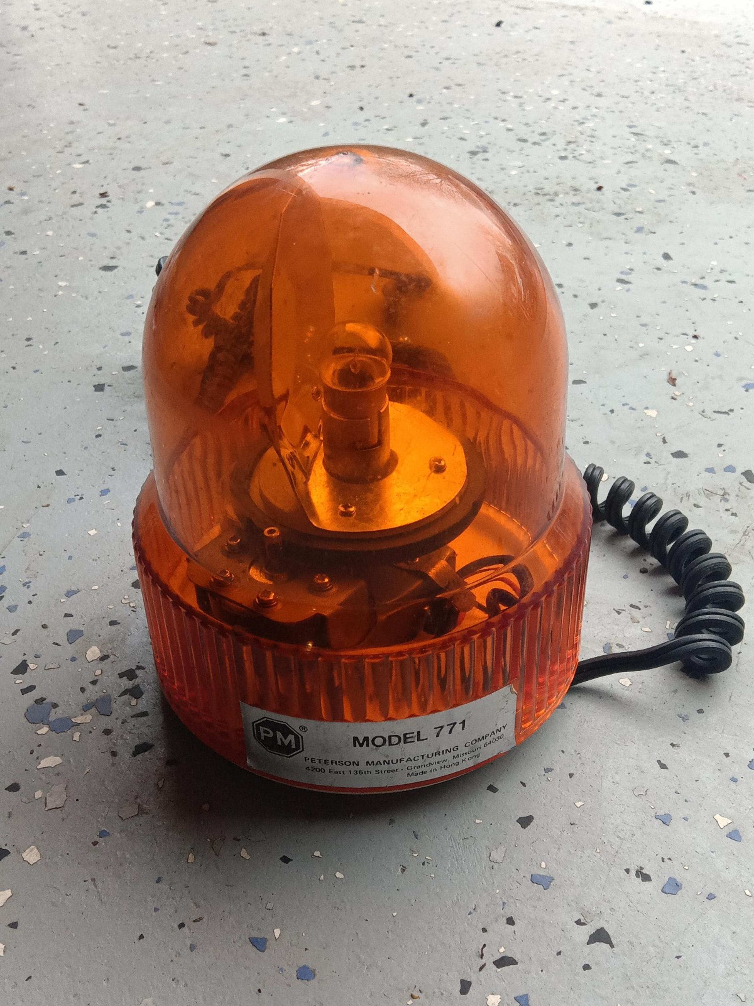 Peterson Manufacturing Model 771 Amber Revolving Emergency Light