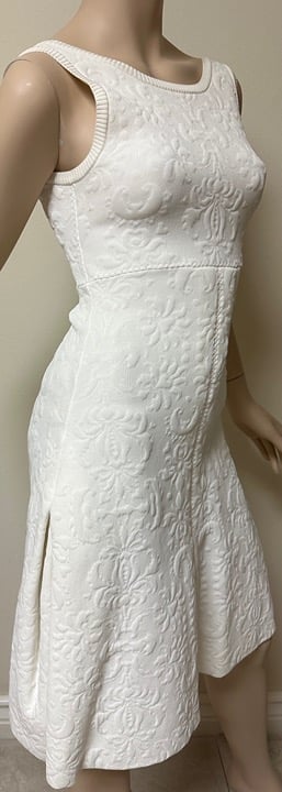 New Chanel Dress White Fitted Robe Size 36