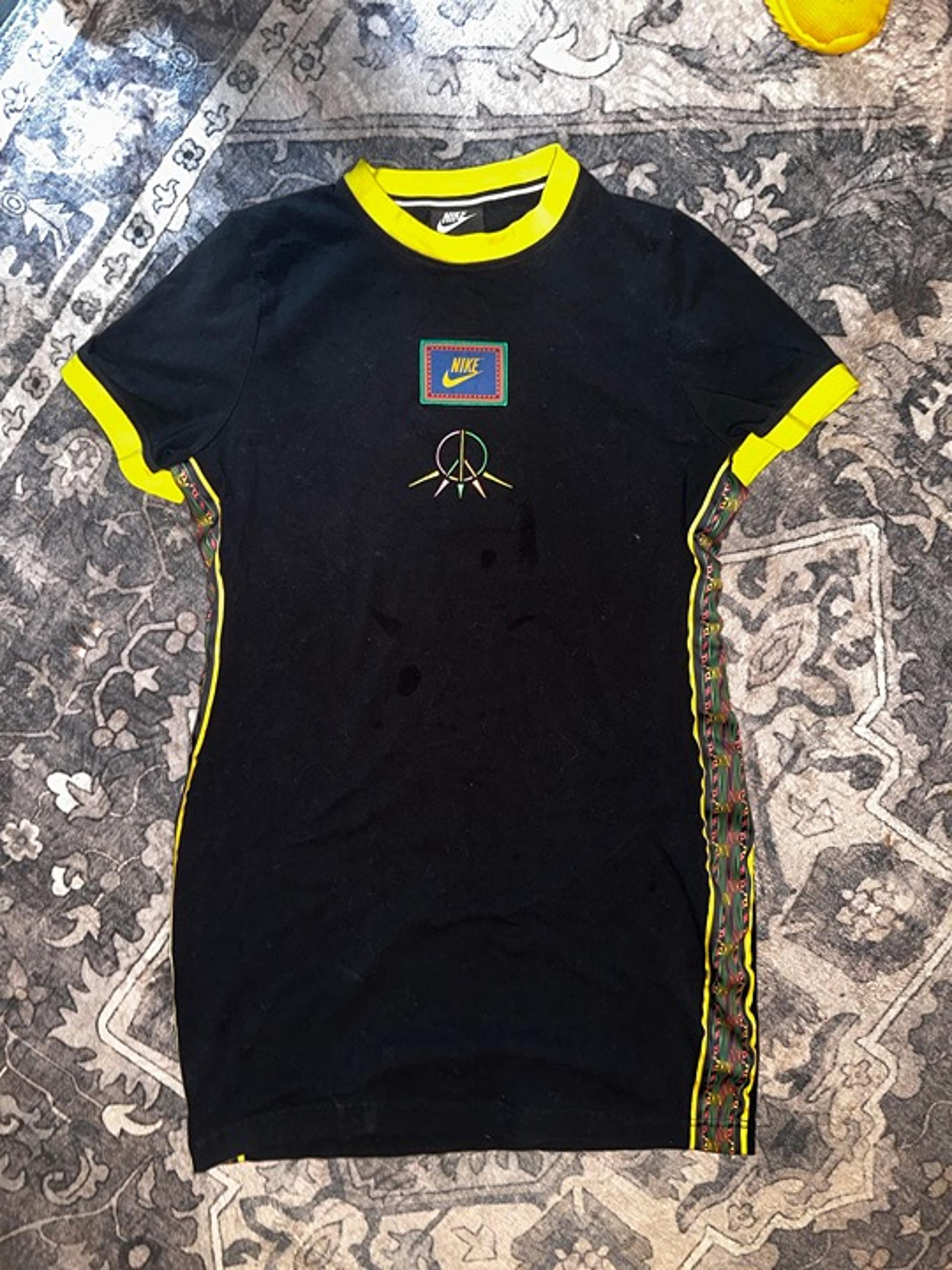Nike Sportswear Essential Serious Black Yellow Ringer Peace BodyCon Dress Large